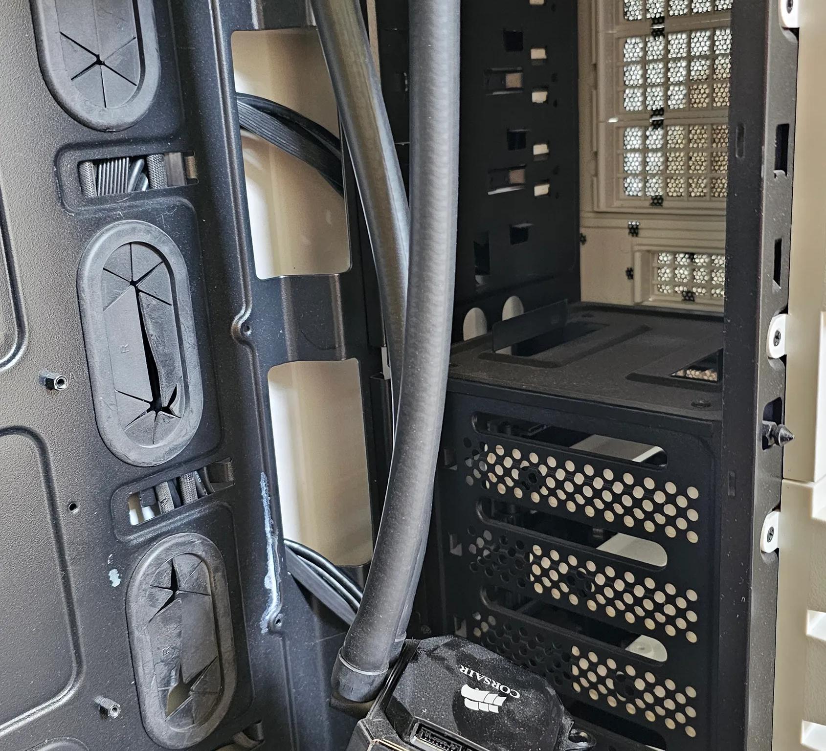 Thermaltake Level 10 GT Snow Edition