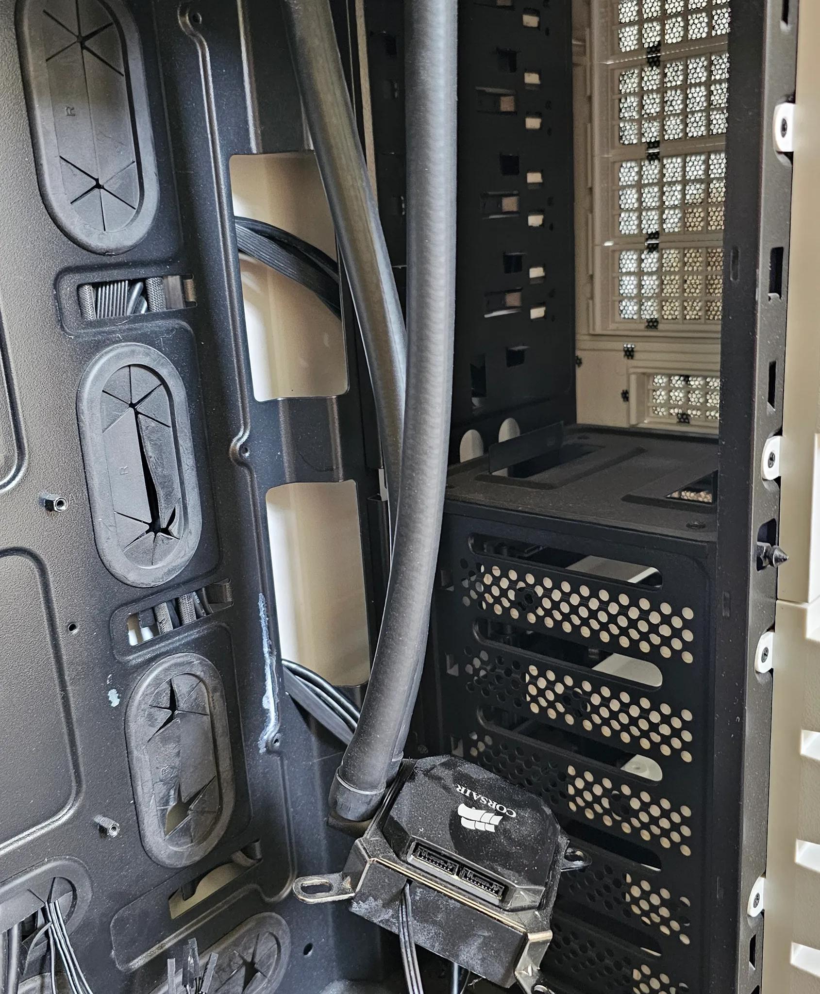 Thermaltake Level 10 GT Snow Edition