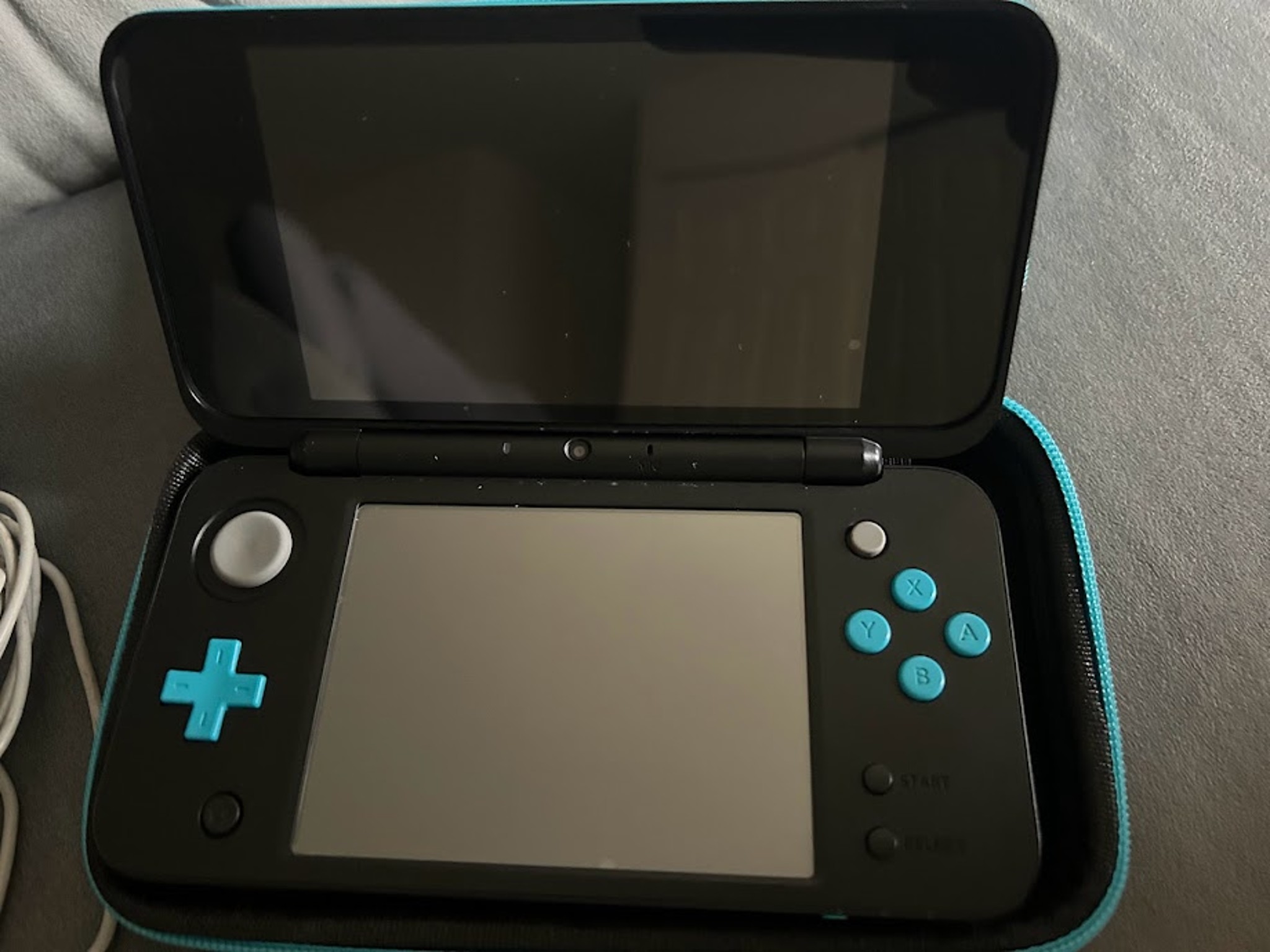 Nintendo New 2DS XL - Black / Turquoise