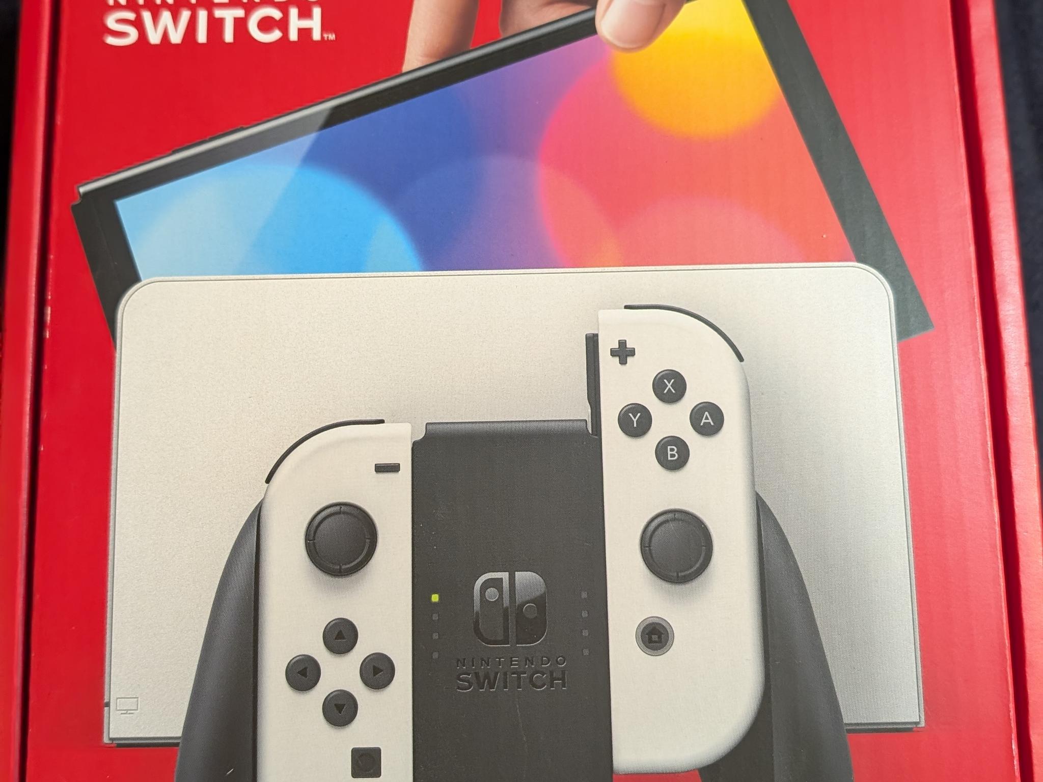 Switch OLED White (Used but like new) w/ original packaging