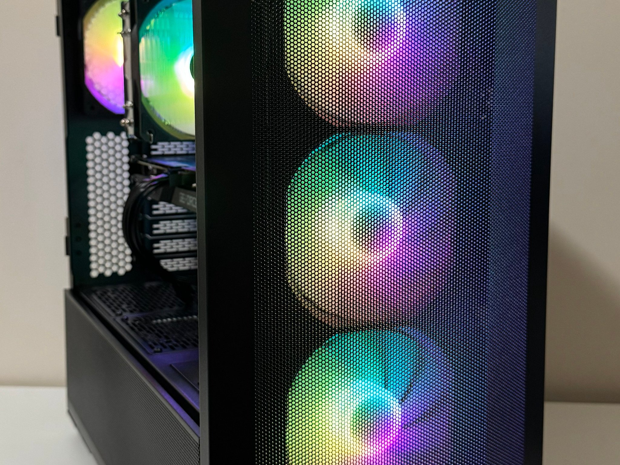 AMD Ryzen 7 8700F 32GB DDR5 1TB NVMe SSD GeForce RTX 3060 12GB Lian Li Lancool II Case AM5 Gaming PC
