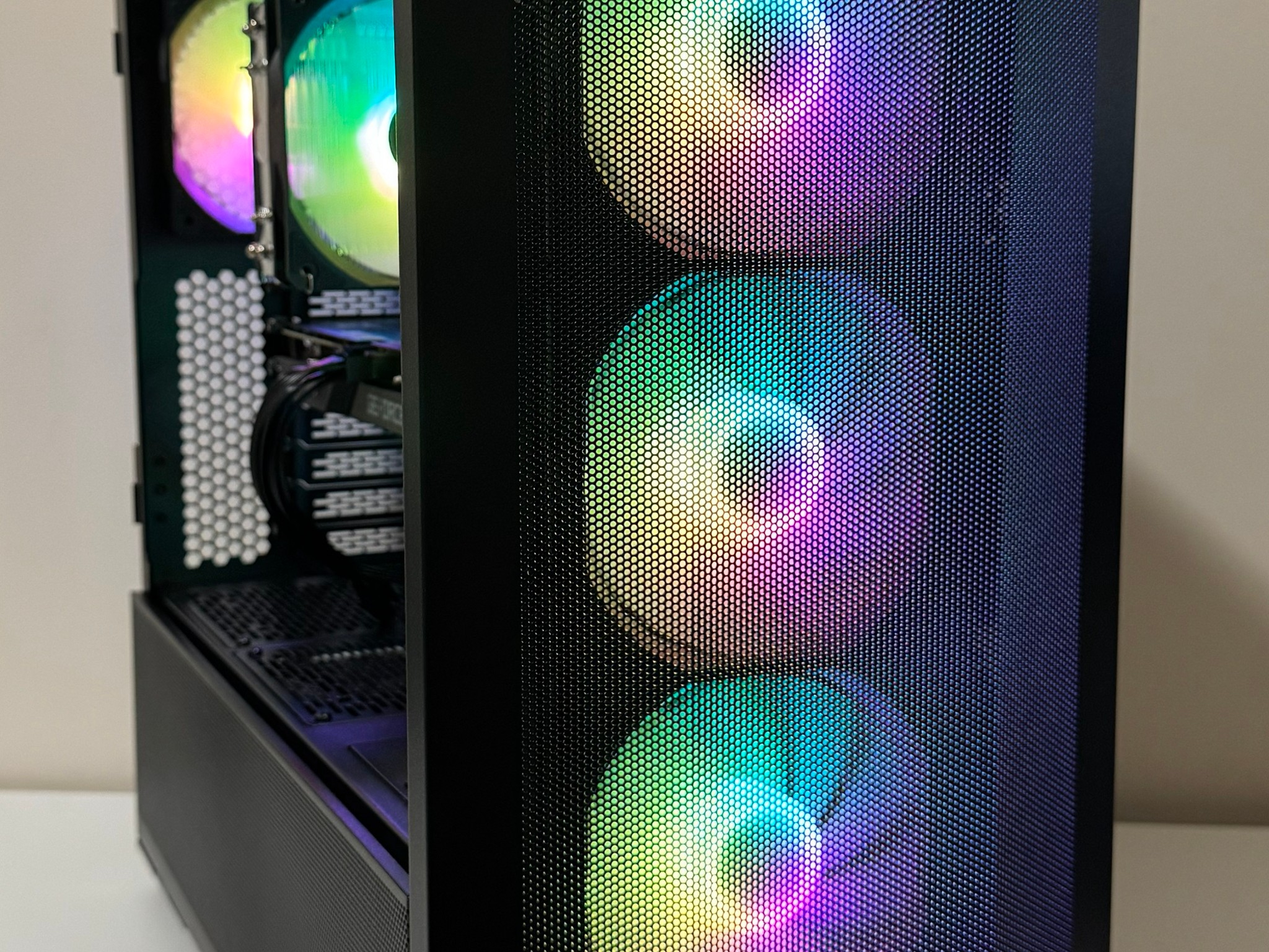 AMD Ryzen 7 8700F 32GB DDR5 RAM 1TB NVMe SSD GeForce RTX 3060 12GB Lian Li Lancool II AM5 Gaming PC