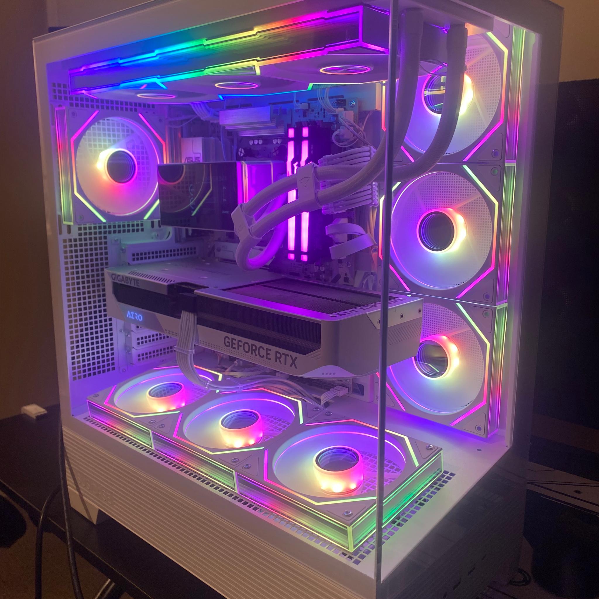 ALL-WHITE GAMING PC | RYZEN 7 9700X | RTX 4070 Ti AERO | 32GB DDR5 | 1TB