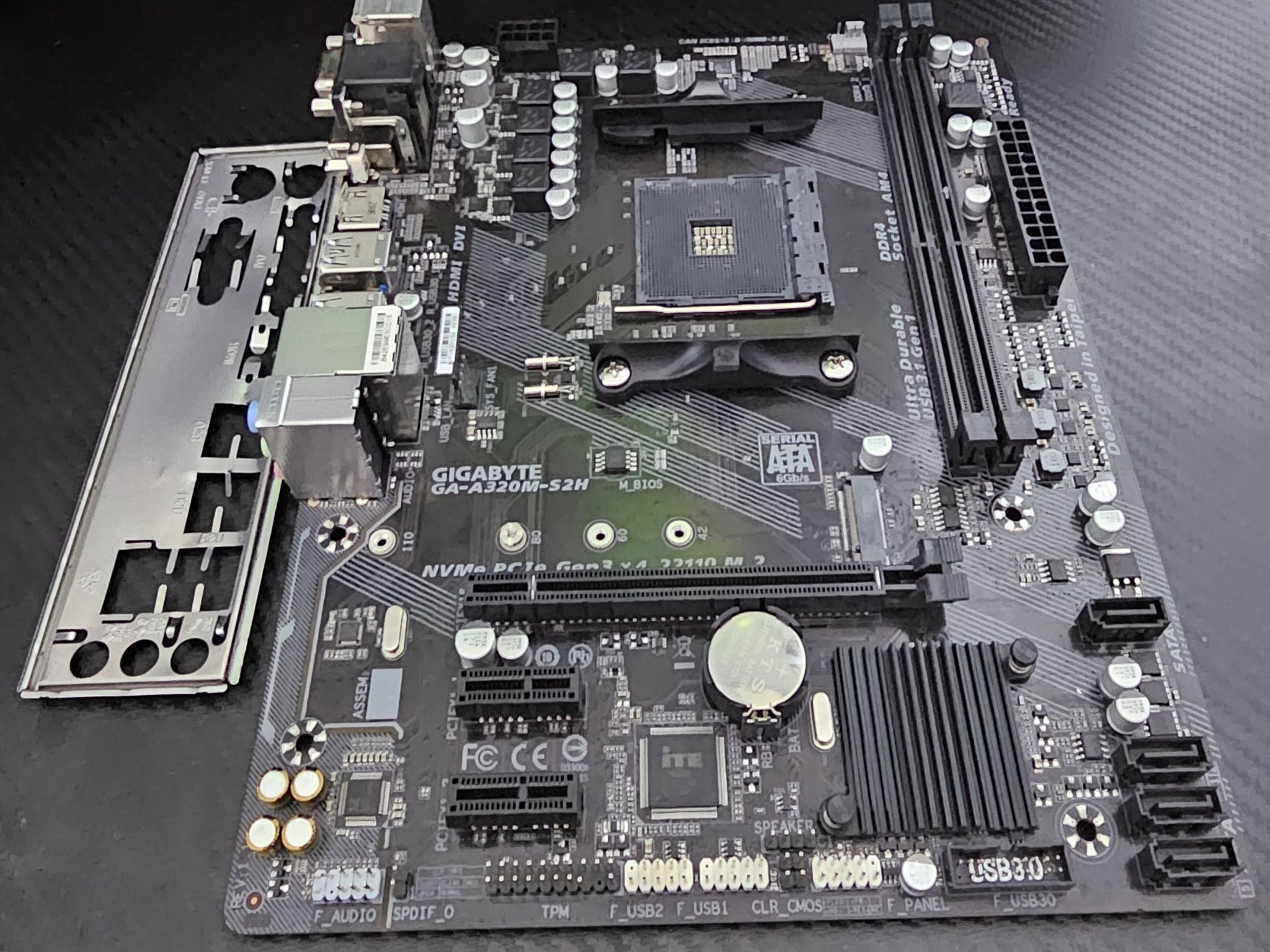 Gigabyte AMD A320M-S2H Micro ATX DDR4-SDRAM Motherboard