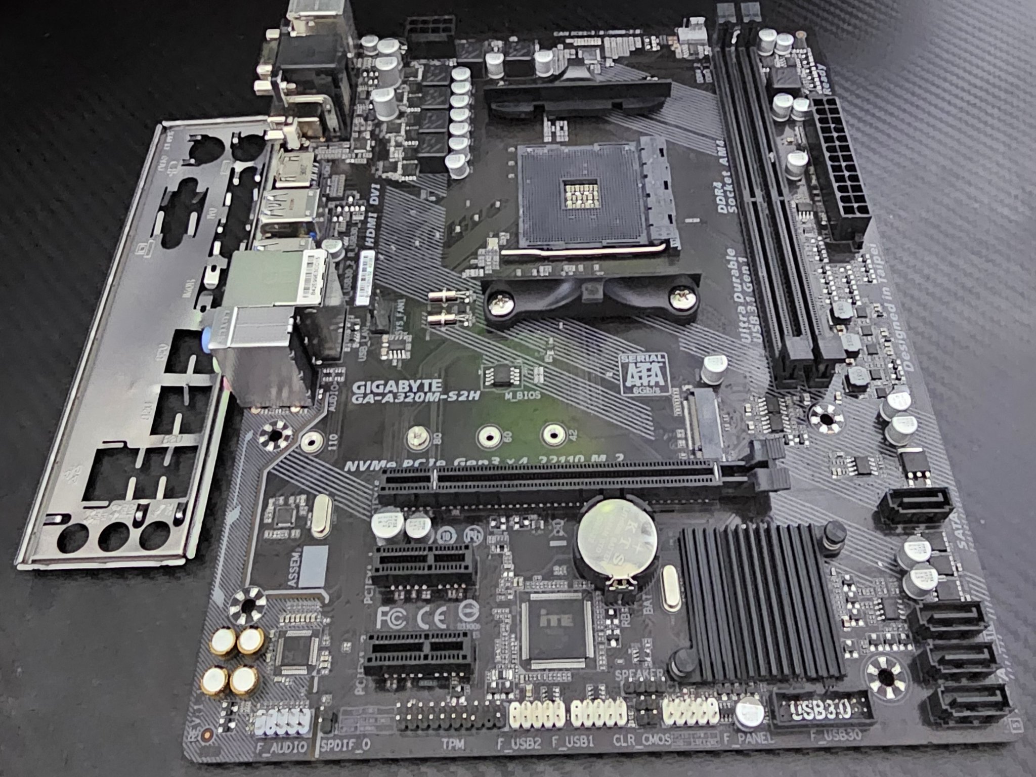 Gigabyte AMD A320M-S2H Micro ATX DDR4-SDRAM Motherboard