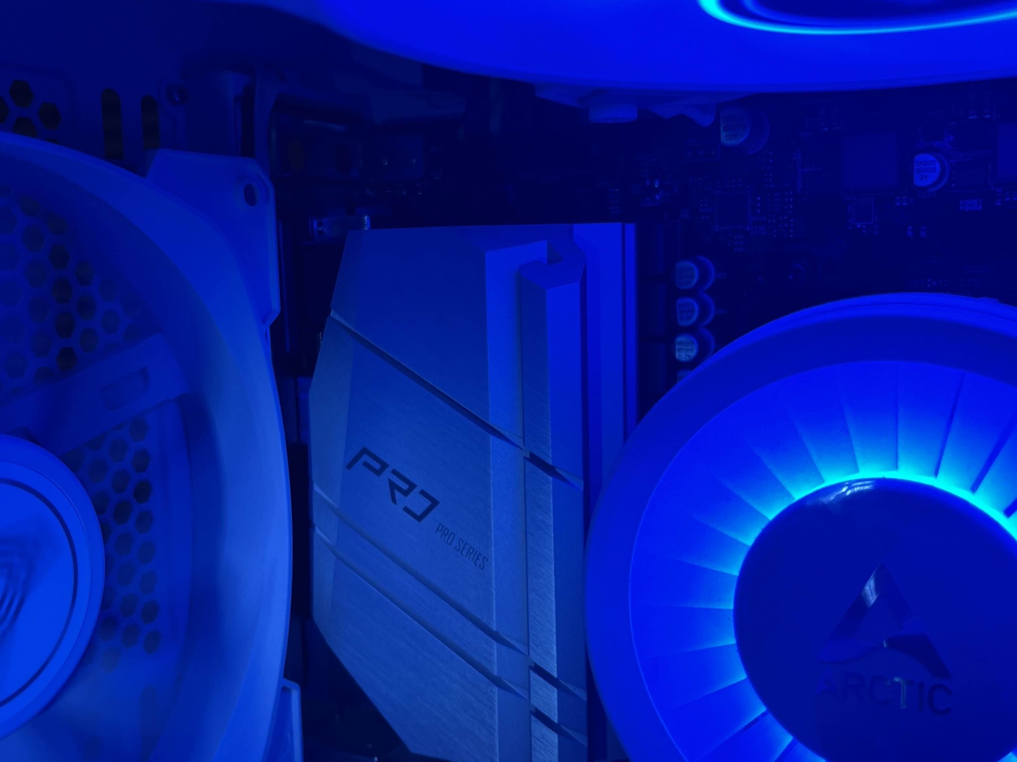 🤍White Dragon🐉 Ryzen 5 5600x|RTX 4060 8GB|32GB DDR4 RAM|2TB SSD|AIO Cooler