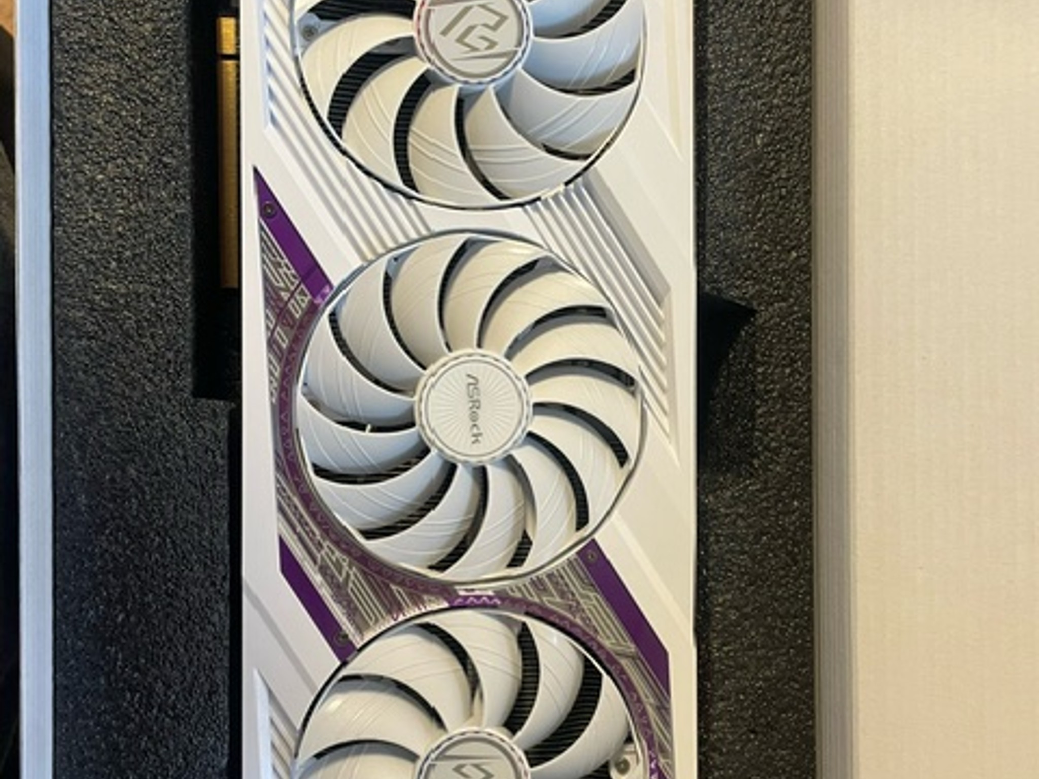 7900xt 20 GB Phantom Gaming White OC Graphics Card