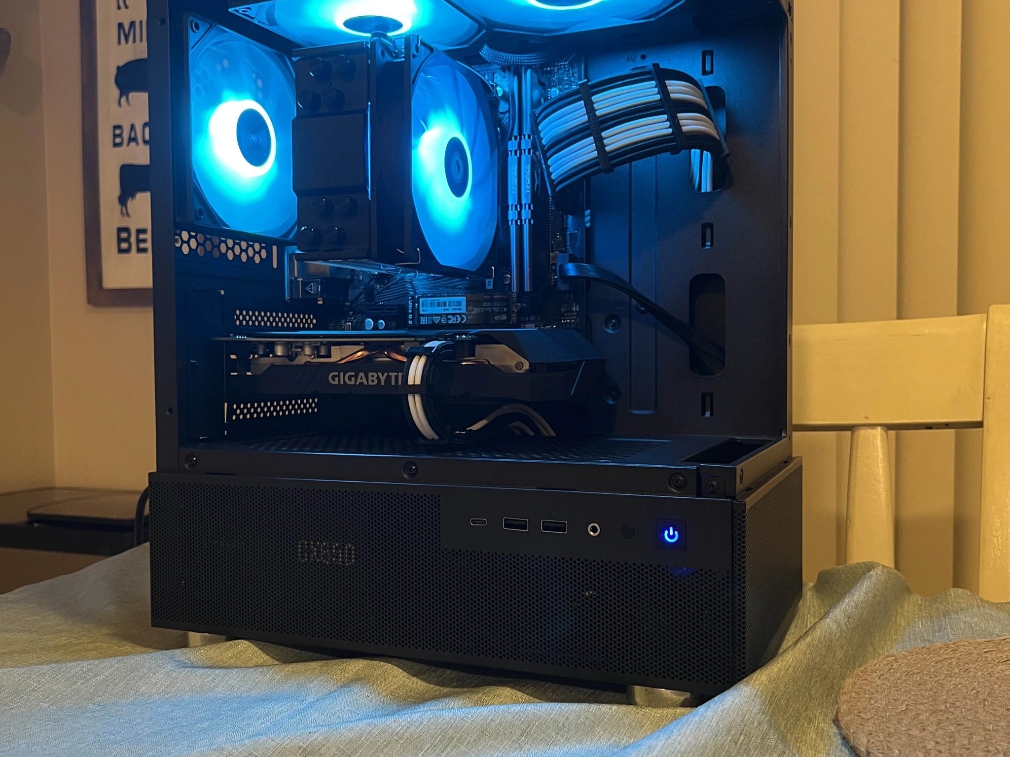 RTX 2060 | Ryzen 5 3600 | Black and White Gaming PC