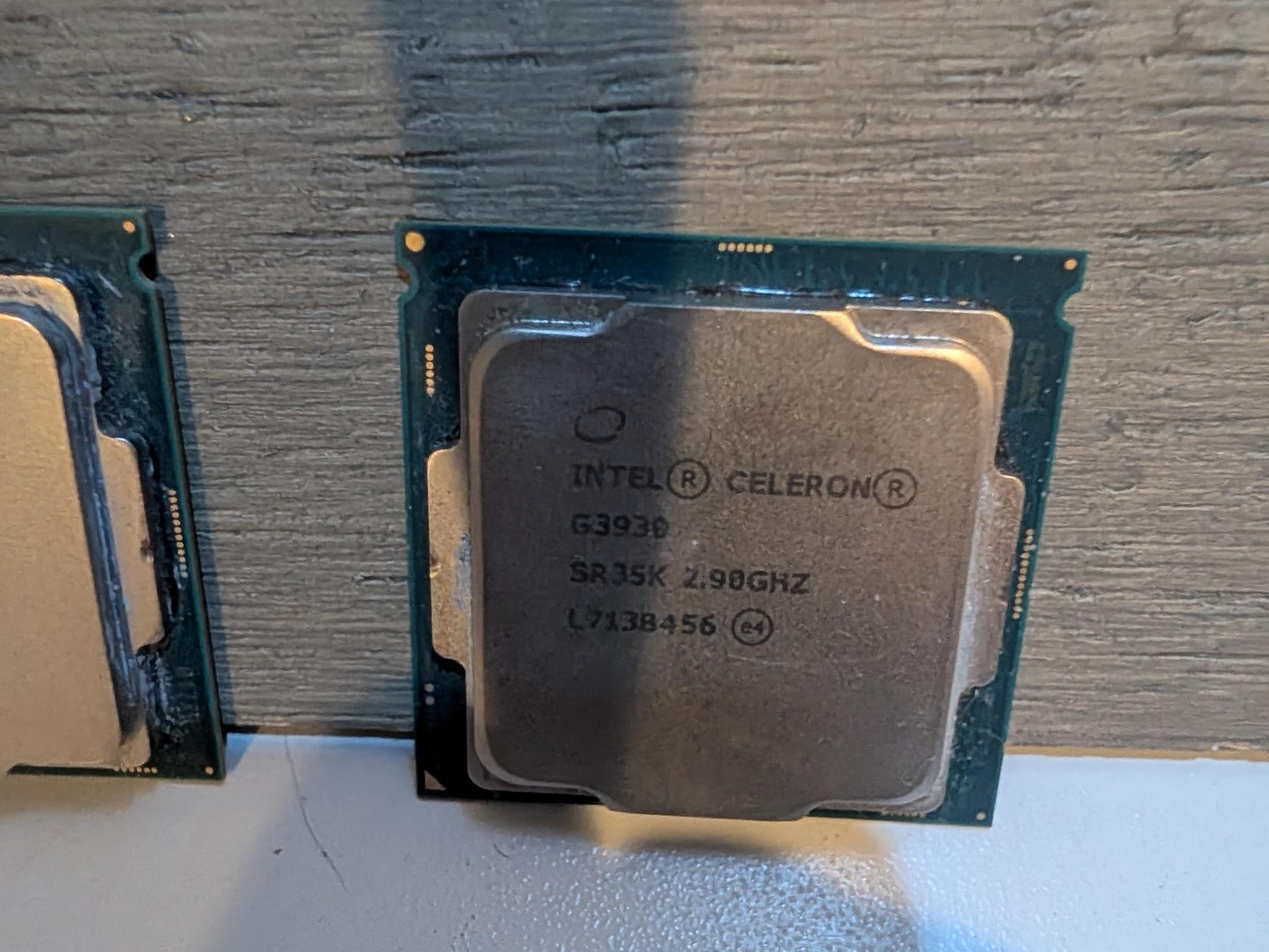 LOT OF 2 Celuron g3930s