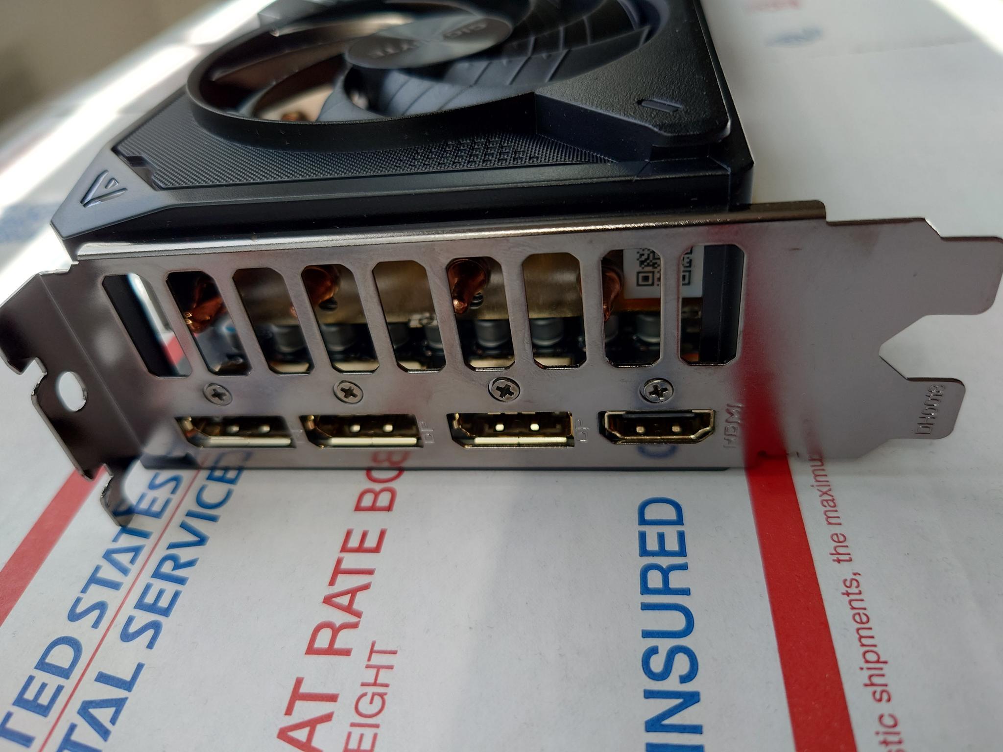 GIGABYTE GeForce RTX 5070 WINDFORCE OC SFF 12G - Image 3