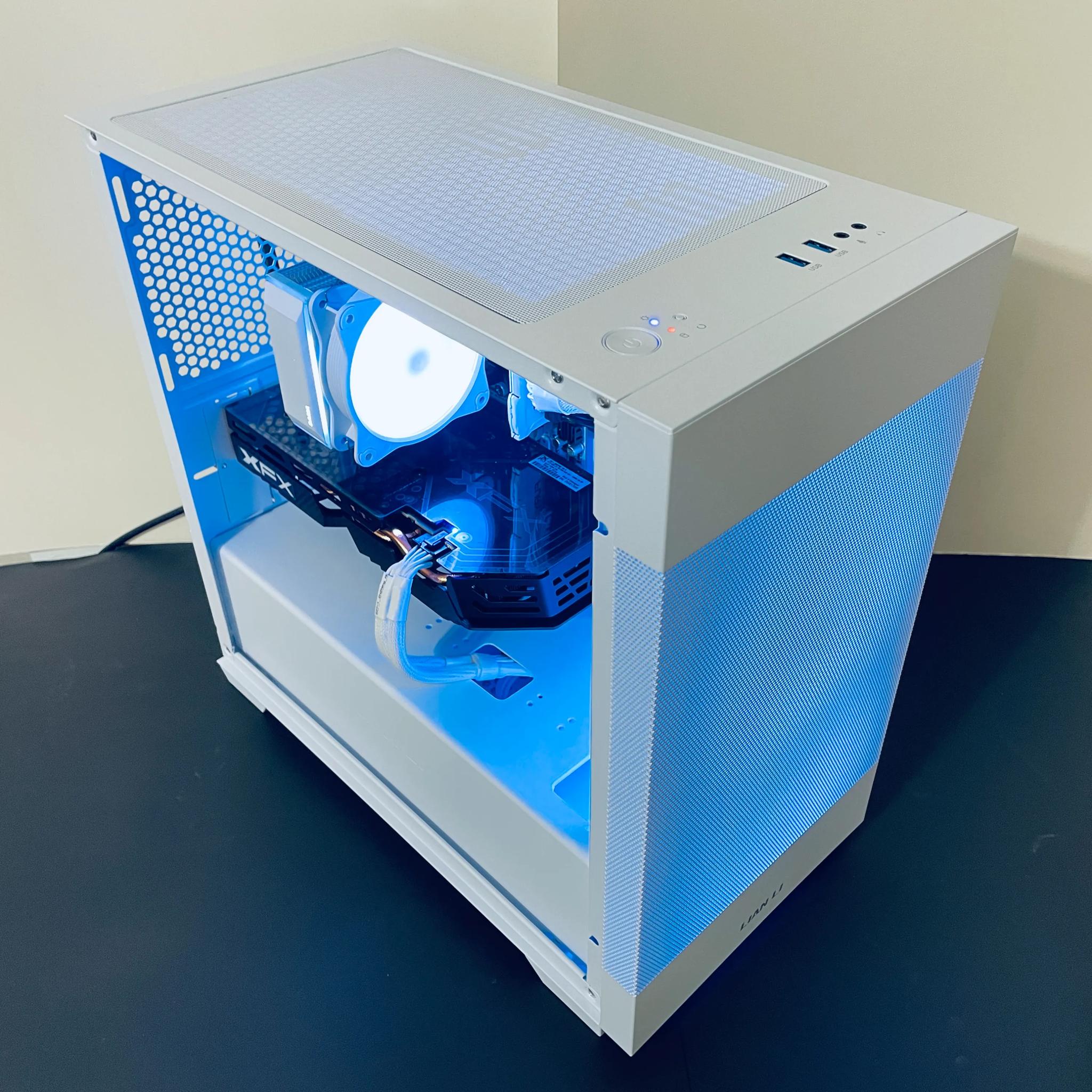 ⚡Great Value White Gaming PC - Intel Xeon 10-cores ● 16GB RAM ● 512GB SSD ● Wi-Fi ● AMD RX 580 8GB