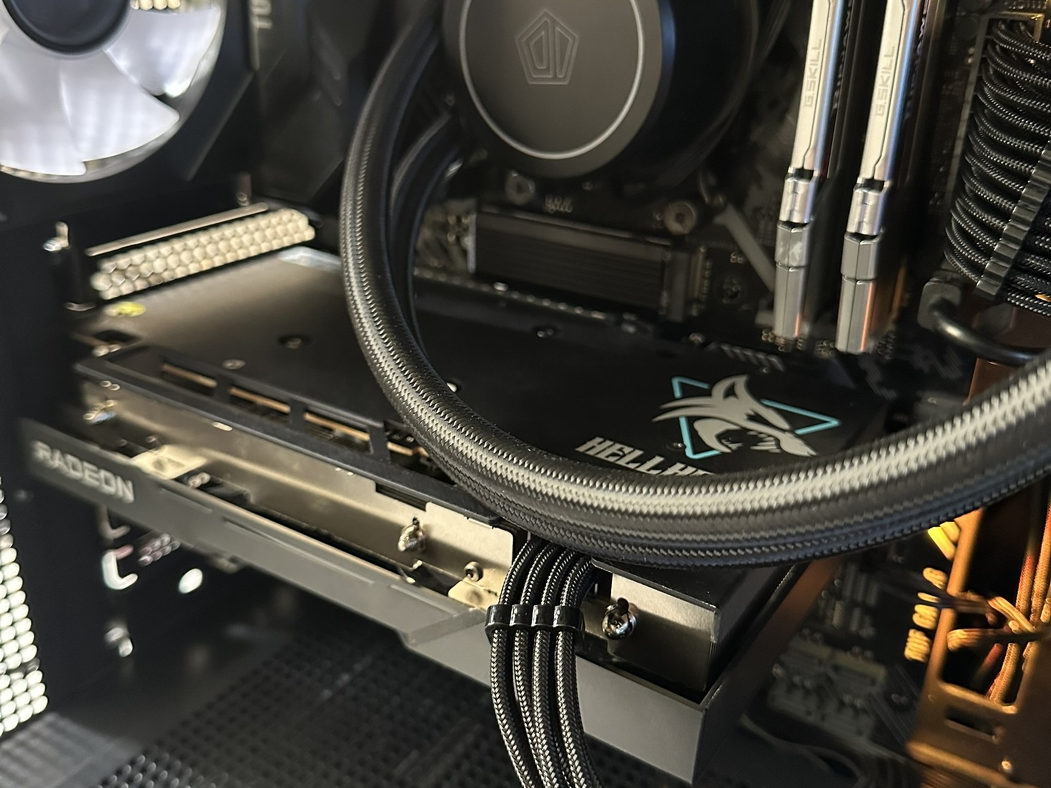 Gaming PC - Ryzen 7 2700X / RX 6600 XT / 512GB NVME / 16GB RAM