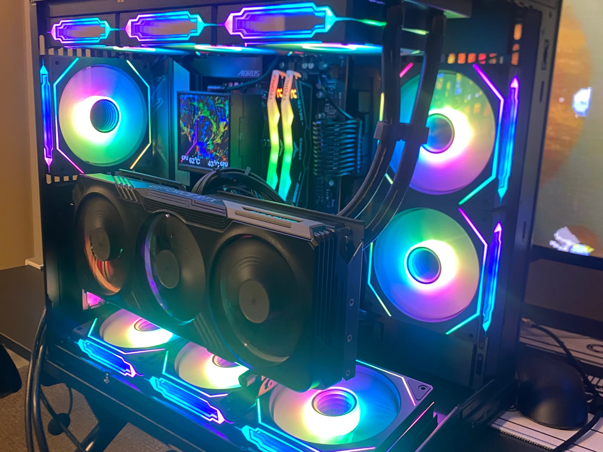 LITTLE TITAN GAMING PC | AMD RYZEN 7 7800X3D | NVIDIA RTX 4070 Ti | 32GB DDR5 | 1TB