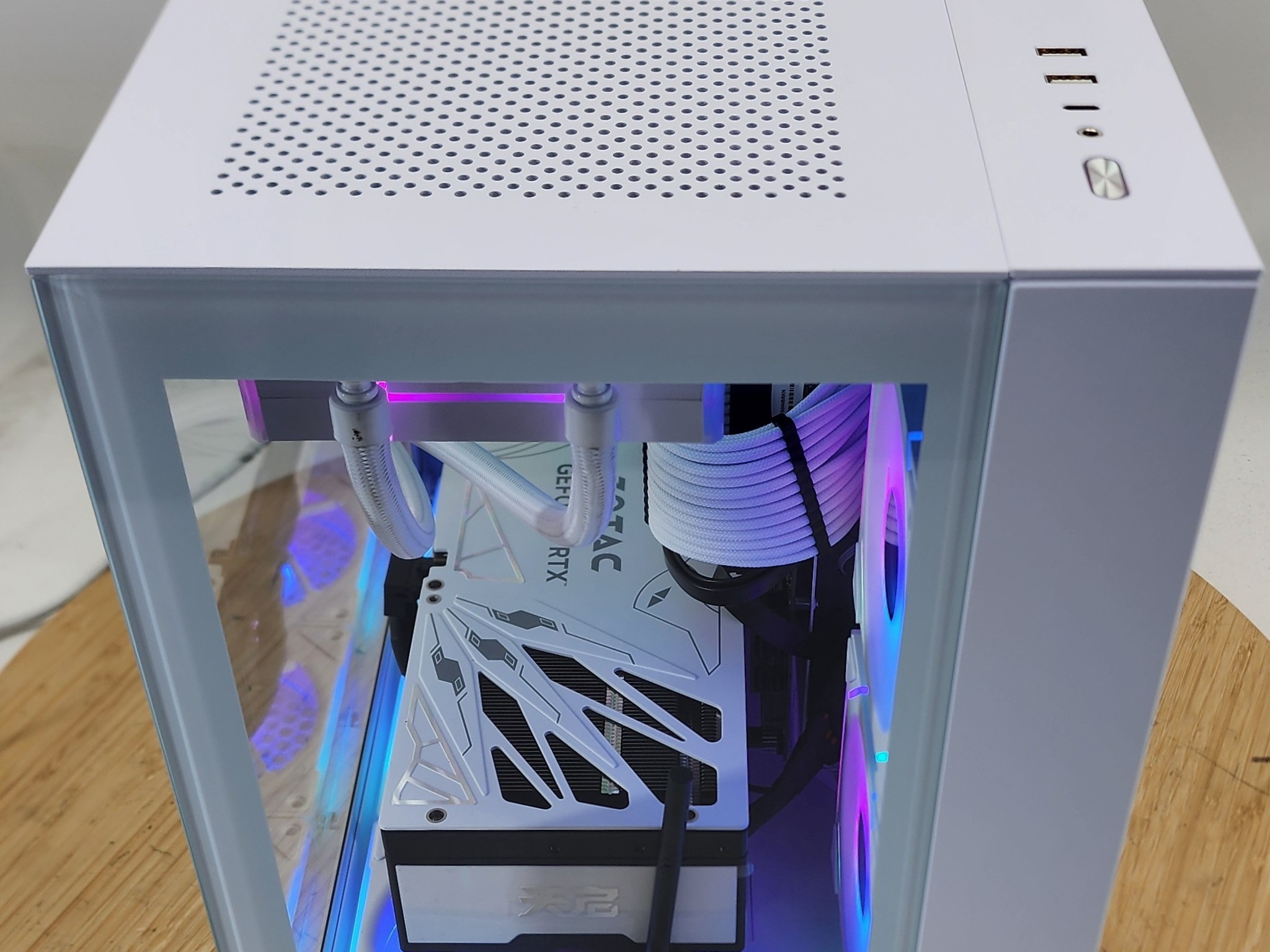 Gaming PC Ryzen 7 7800X3D 32GB RAM 2TB SSD RTX 5070 Ti 16GB Windows 11 Computer