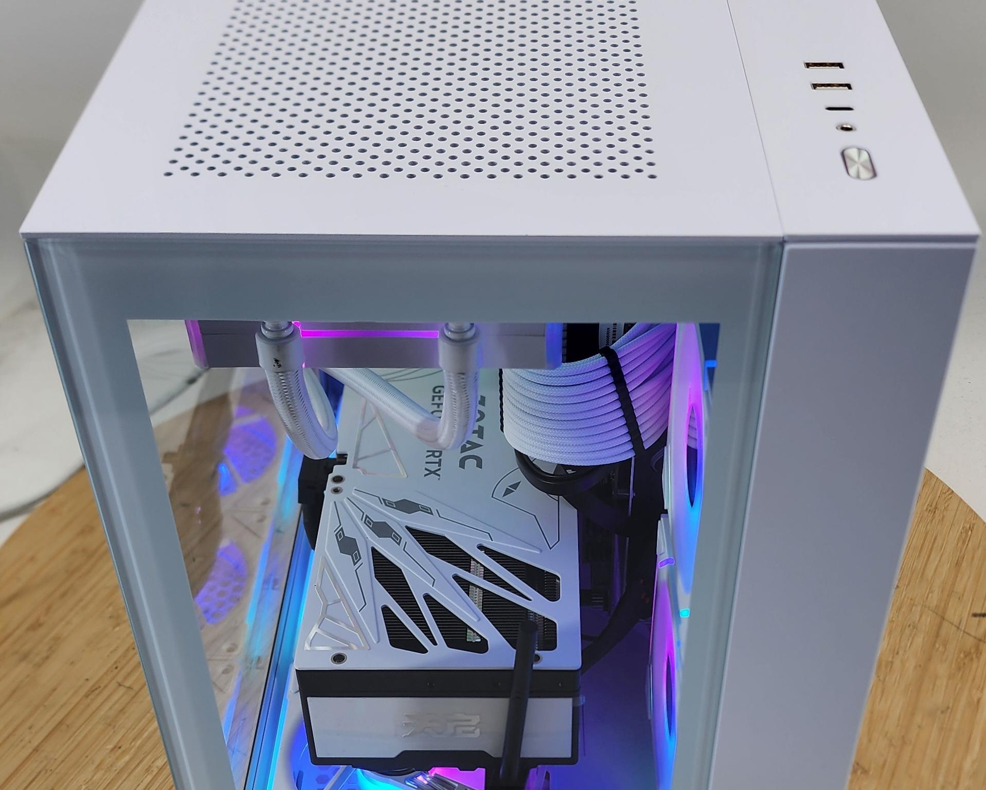 Gaming PC Ryzen 7 7800X3D 32GB RAM 2TB SSD RTX 5070 Ti 16GB Windows 11 Computer