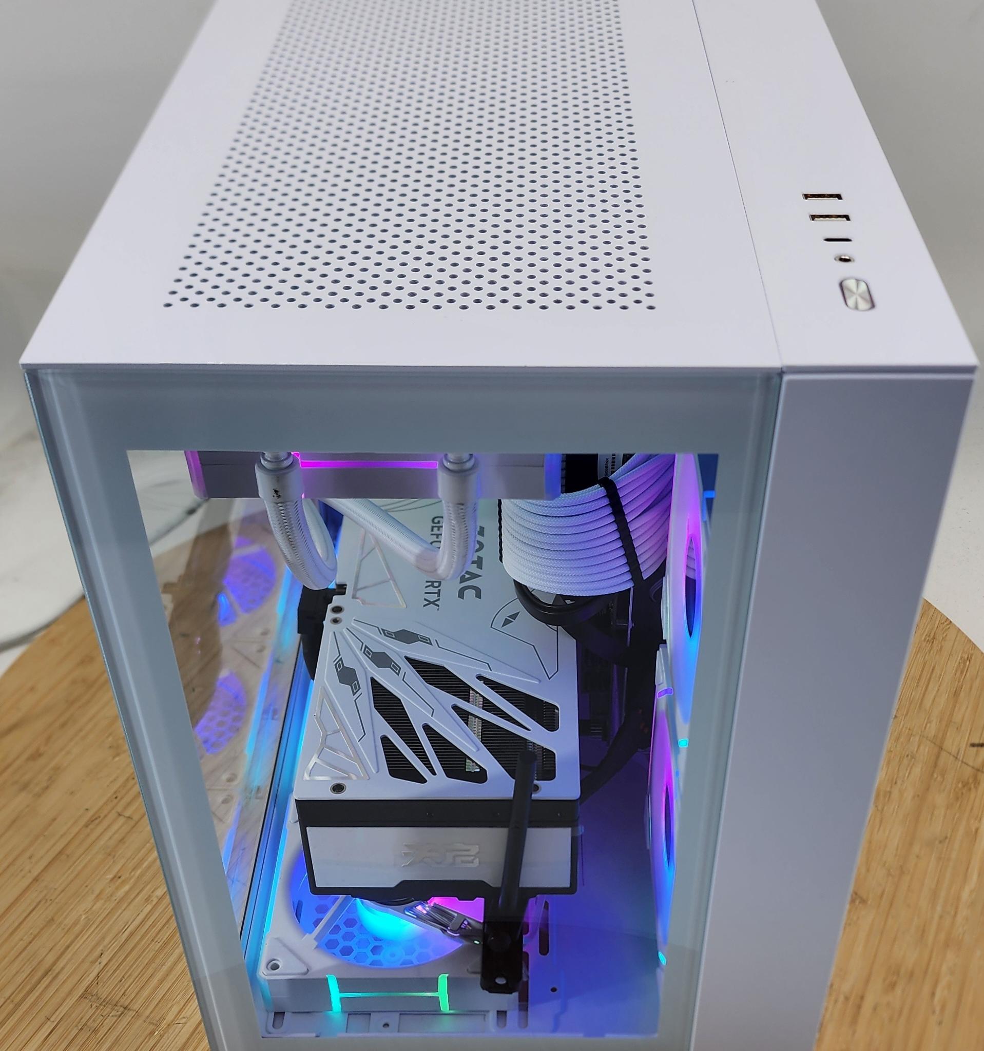 Gaming PC Ryzen 7 7800X3D 32GB RAM 2TB SSD RTX 5070 Ti 16GB Windows 11 Computer