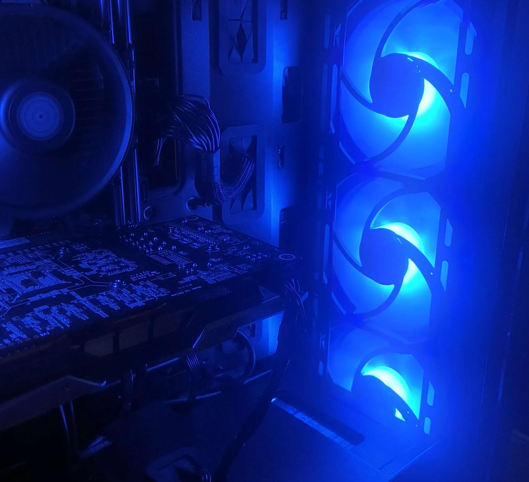 The Hammer ~ I5-9400F ~ GTX 1060 6GB ~ 16GB DDR4 3200Mhz ~ 256GB SSD ~ 2, 500GB HDD ~ ARGB