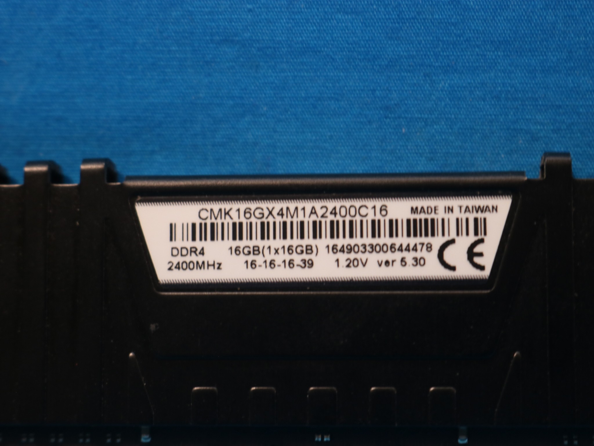 Corsair Vengeance LPX 16GB (1x16GB) DDR4 2400MHz CL16 1.2V Desktop RAM CMK16GX4M1A2400C16