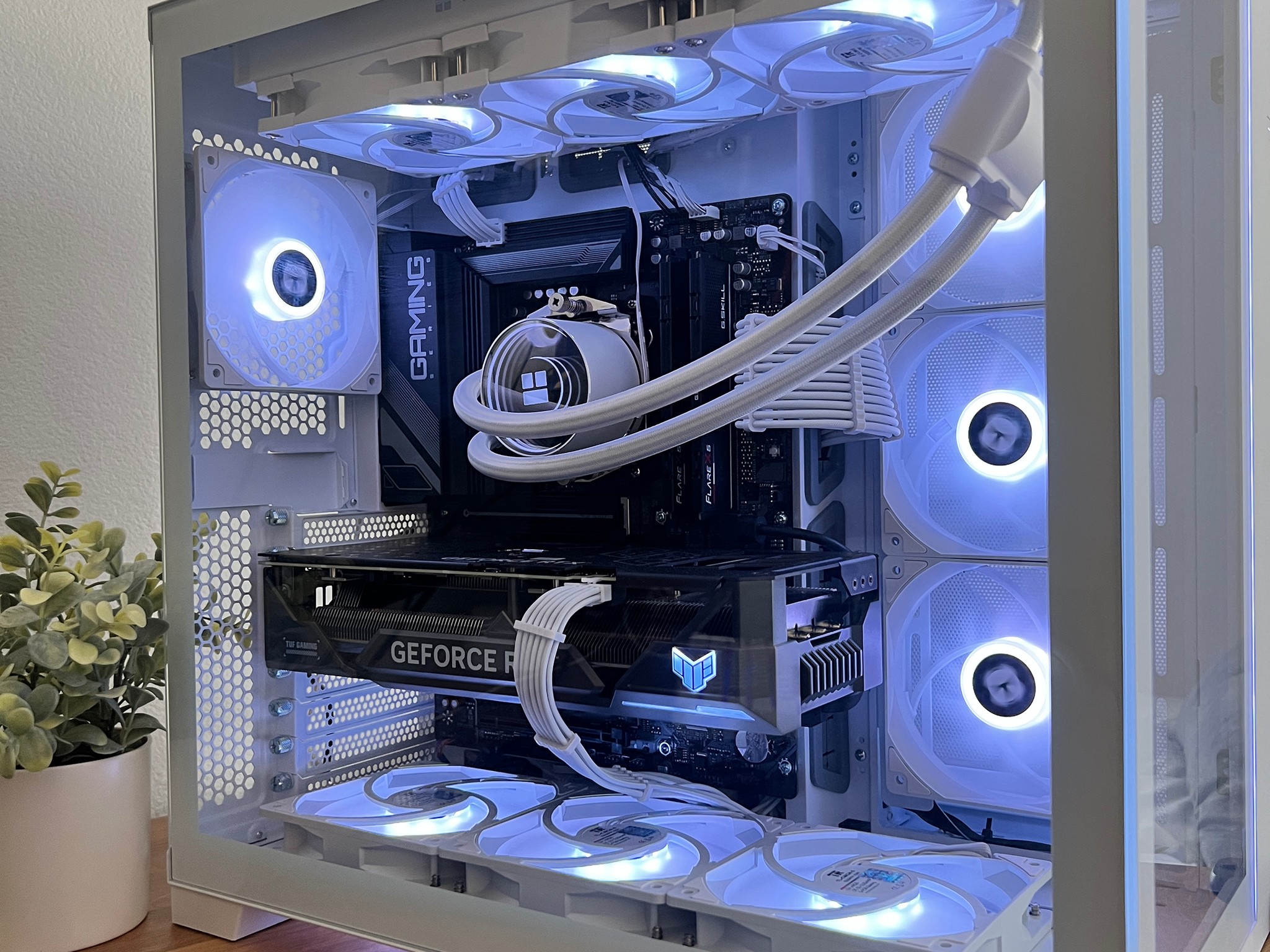 RTX 4070 TI | Ryzen 7 7700x | 32gb DDR5 | 1tb M.2 Gen4 | Gaming PC