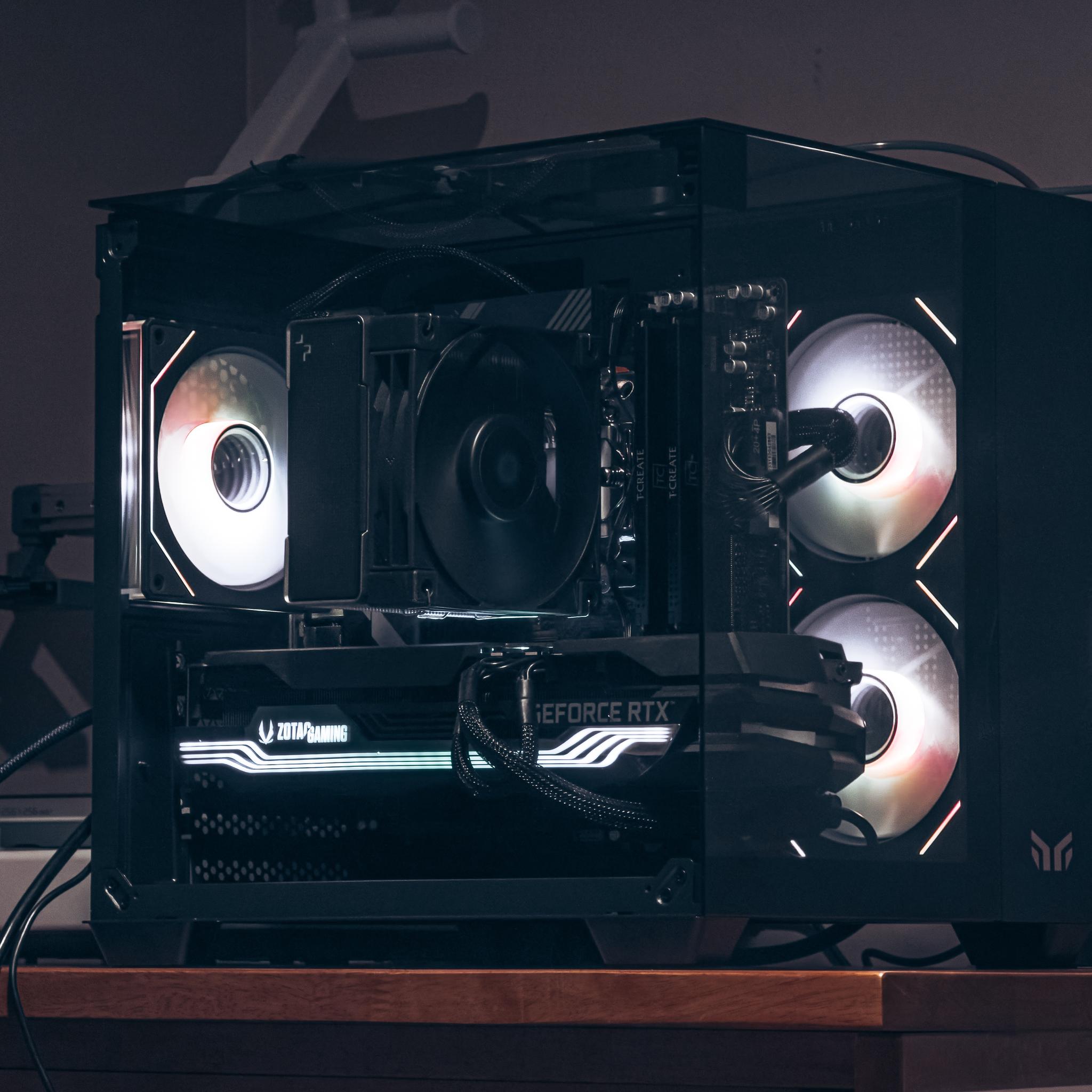🔥 Ryzen 9 7950X | RTX 3080 Ti AMP Holo | 64GB DDR5 | RGB Fishtank Build 🔥