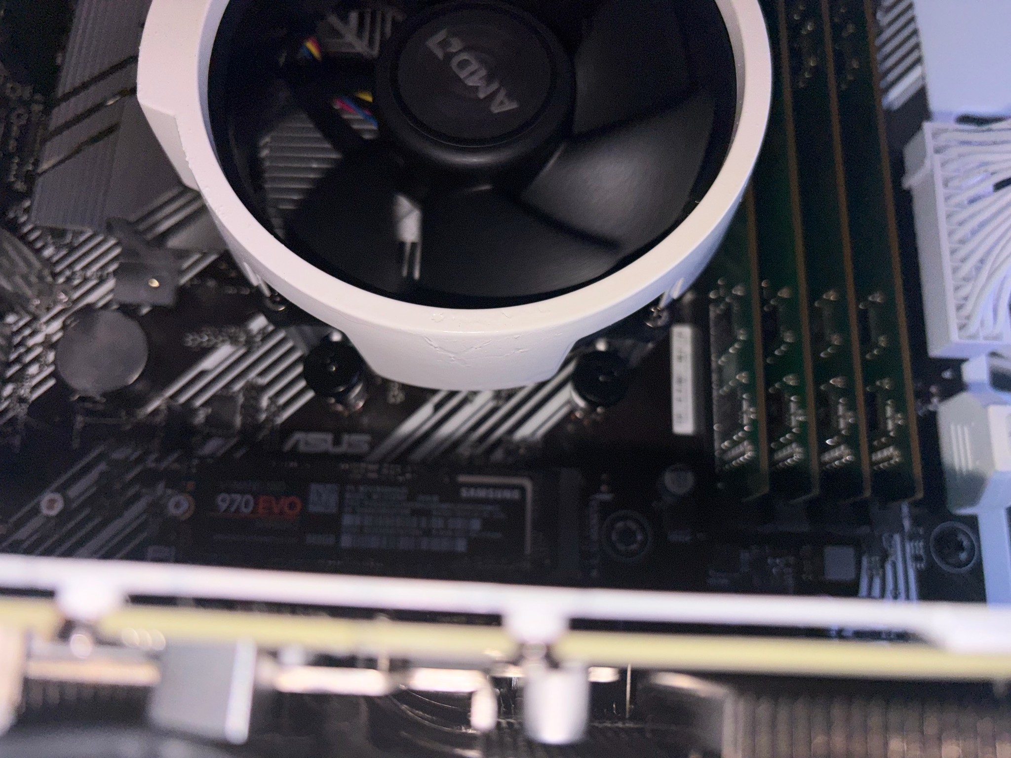 White Gaming PC | RTX 3060TI 8GB | RYZEN 5 5500 | 16GB RAM | 500GB NVME SSD | Wi-Fi + Bluetooth