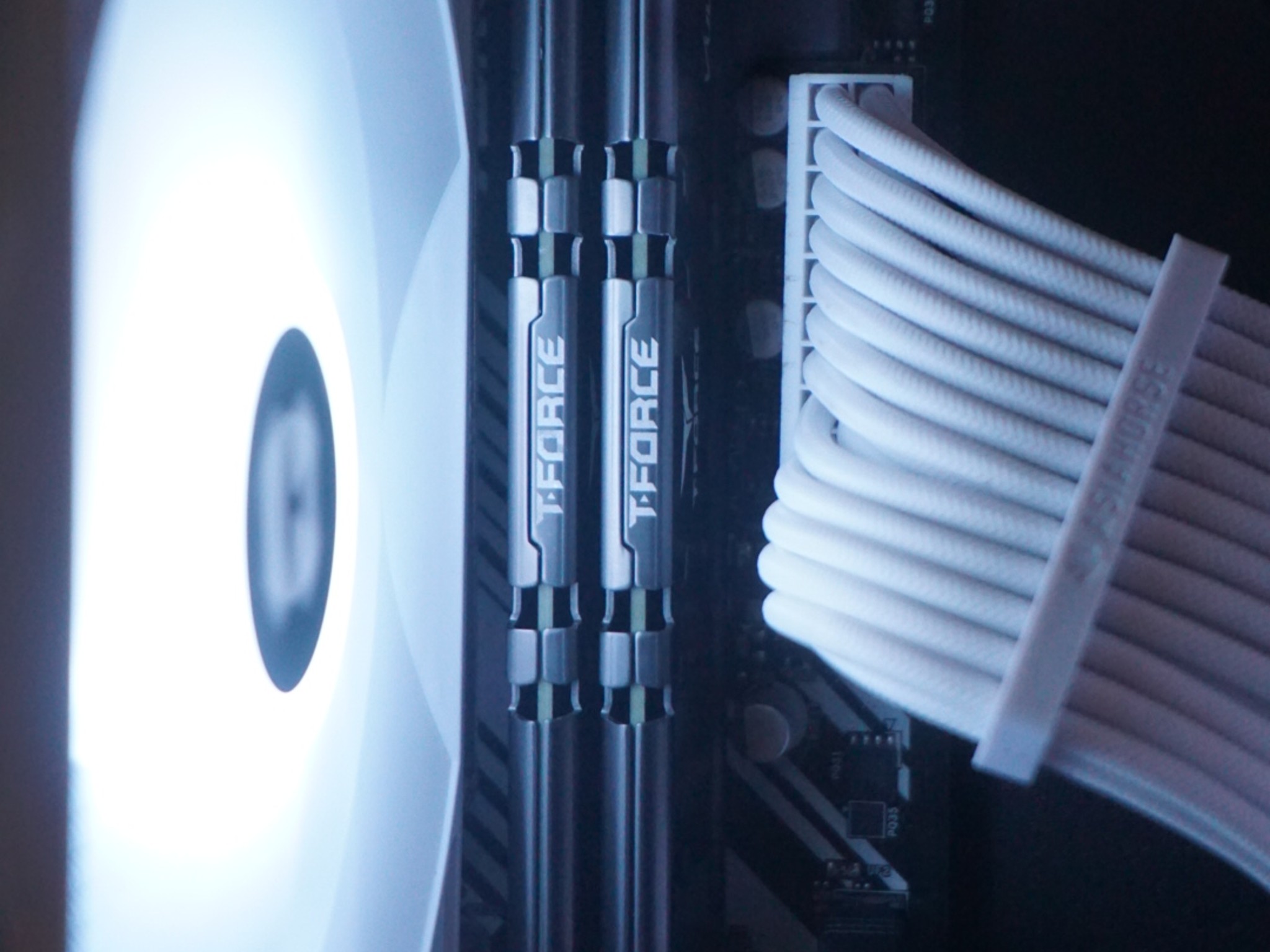 Gaming PC - 3060 ti • Ryzen 5 5600G • 16 GB • 500 GB SSD