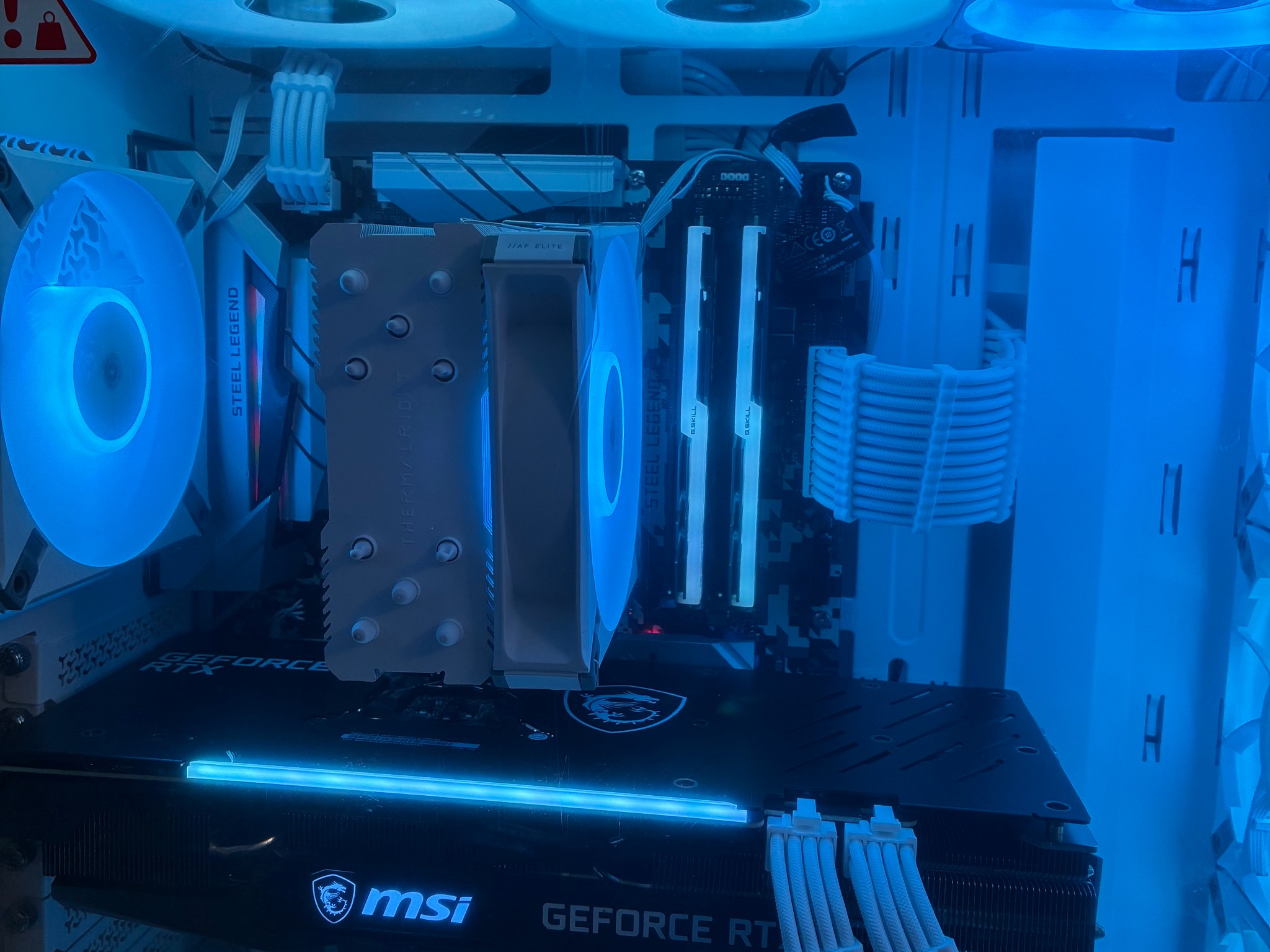 GeForce RTX 3070 Ti/ Ryzen 7 3800X/16gb ram/ 1tbssd nvme