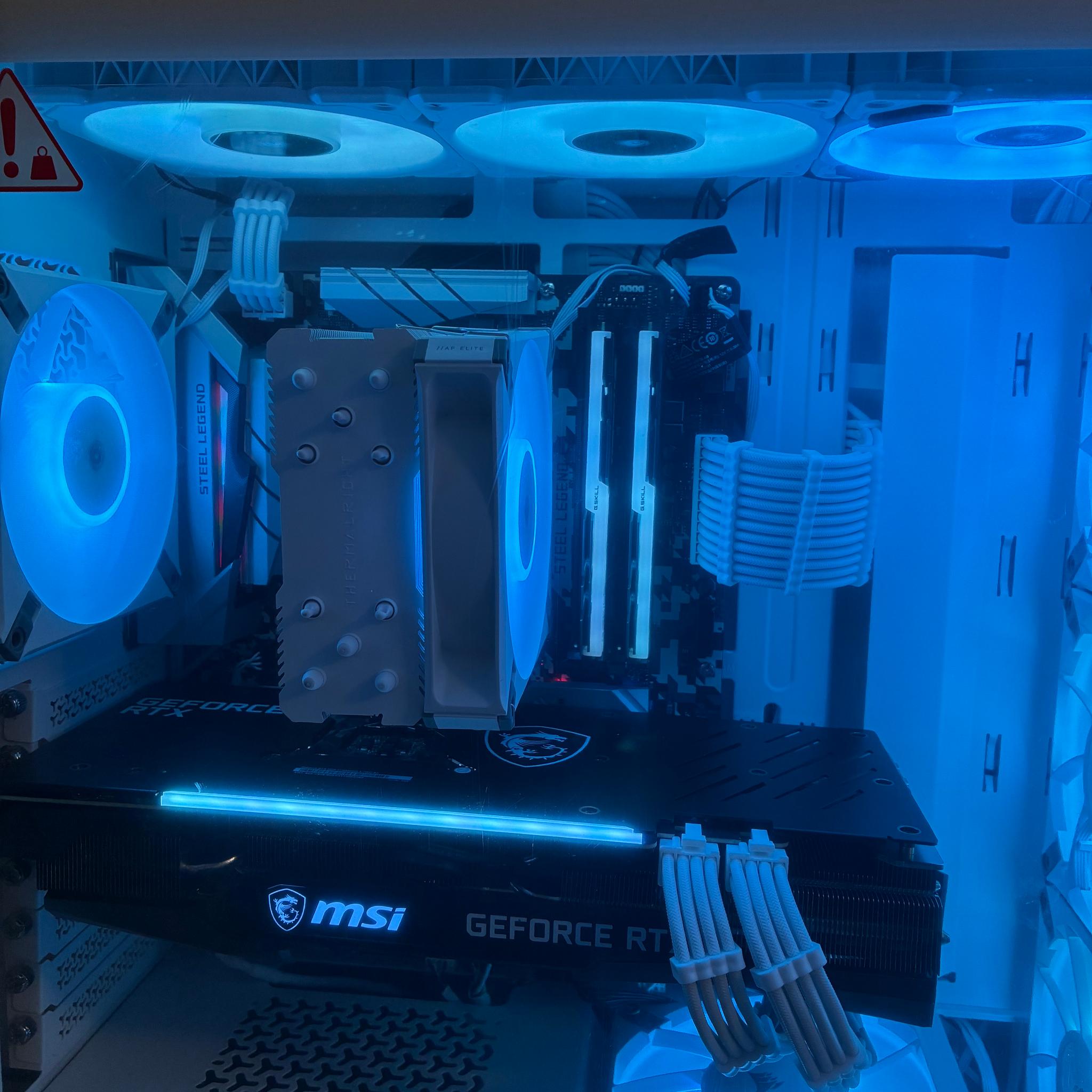 GeForce RTX 3070 Ti/ Ryzen 7 3800X/16gb ram/ 1tbssd nvme
