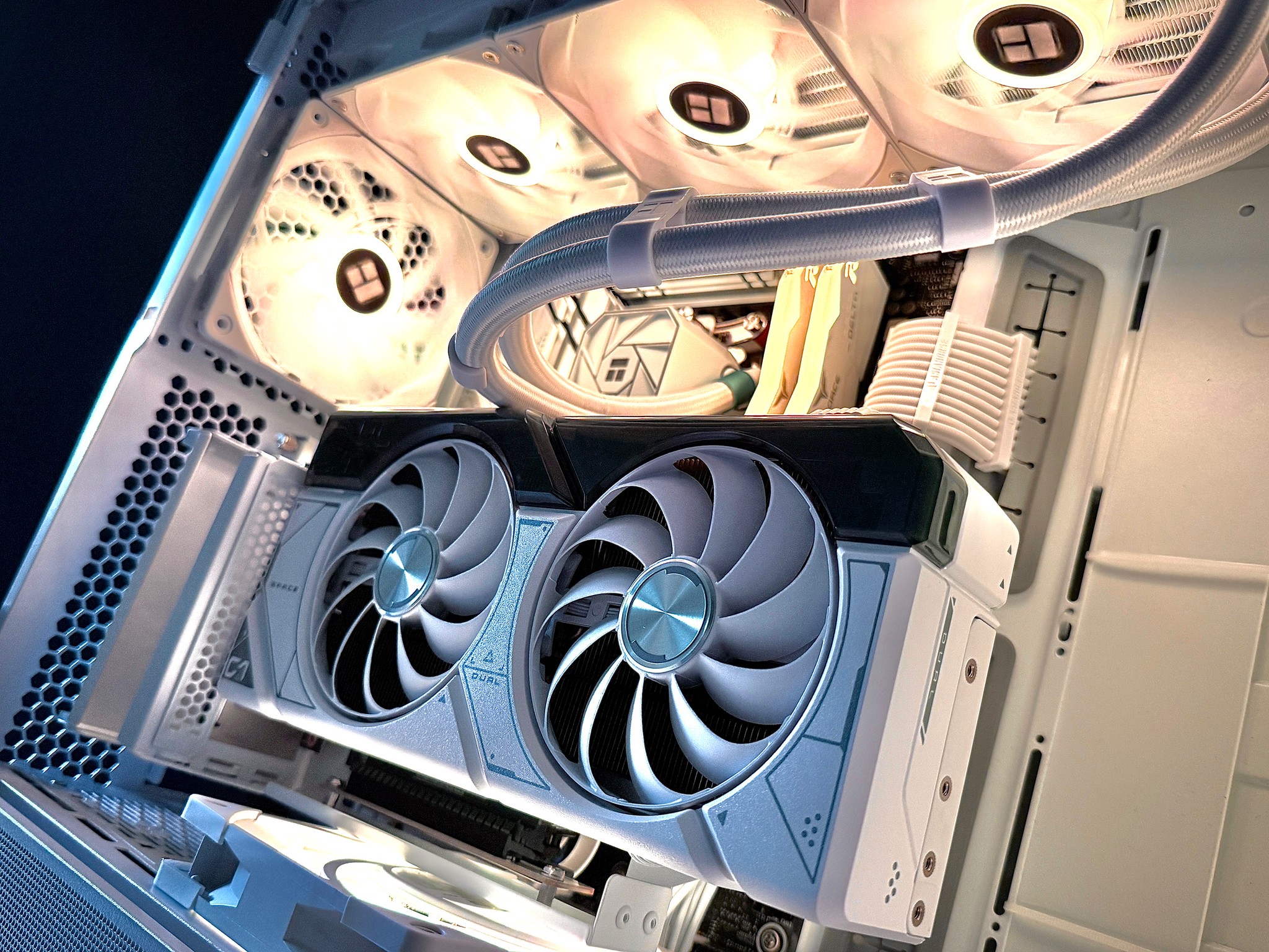 ❄️🤍Fresh Snow🤍❄️🤍RTX Streaming/Gaming PC⚪ RTX 4070 Super 12GB⚪AMD Ryzen 7 7800X3D⚪32GB DDR5⚪2TB NVME