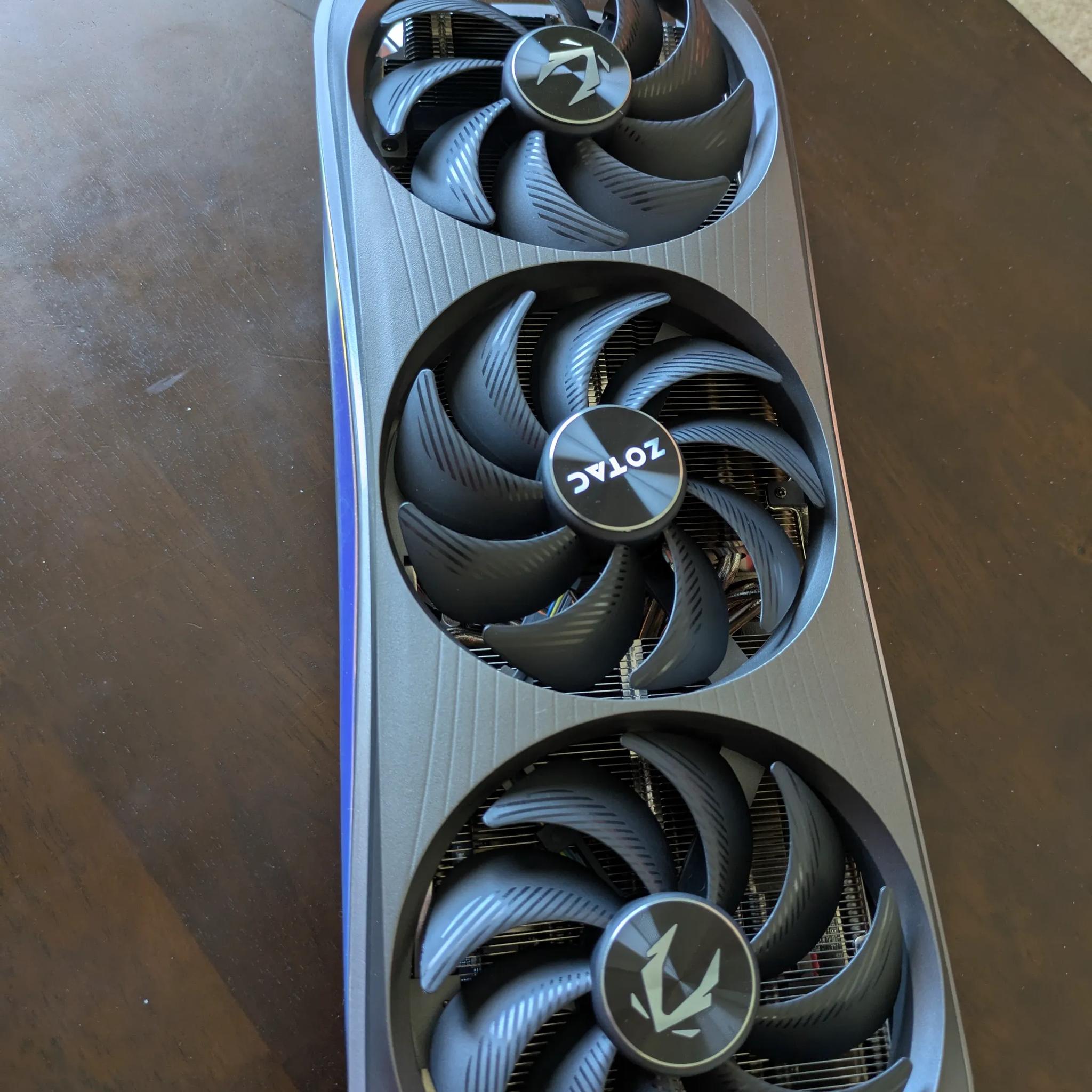 ZOTAC GeForce RTX 4070 Ti AMP Extreme AIRO - ZOTAC's flagship Cooler. Factory OC. DLSS 3 & 4