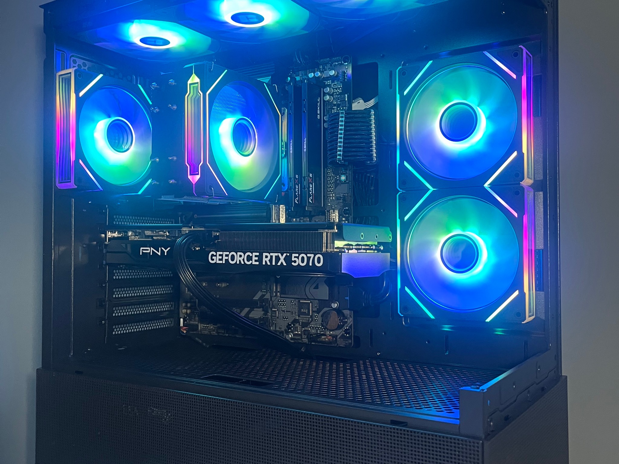 RTX 5070 | Ryzen 5 7600X | 32GB 6000MHz DDR5 | 1TB NVME | Black Gaming PC