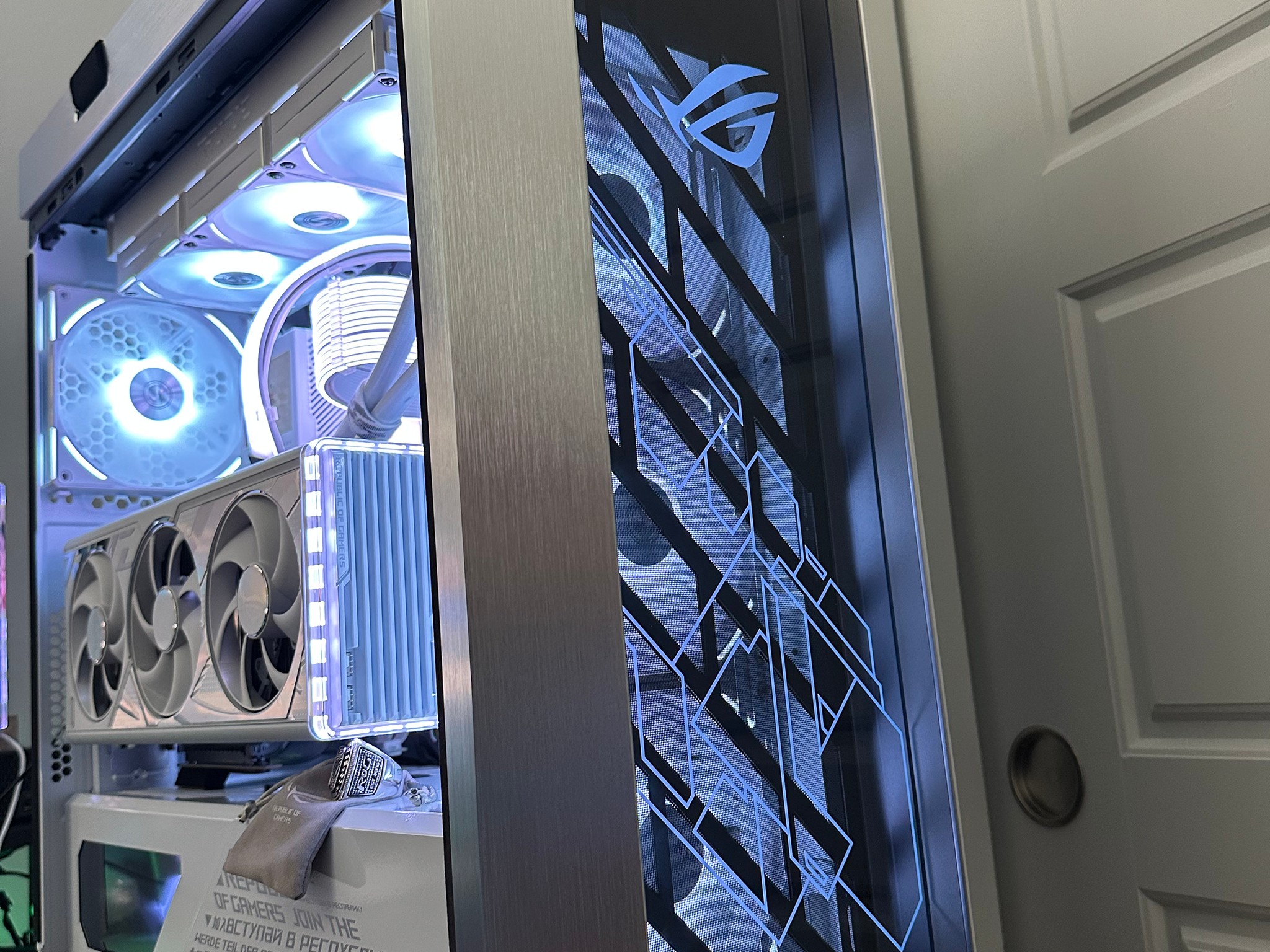 EXTREME WHITE ASUS ROG GAMING PC!! RTX 4090 i9 13900k, 3TB SSD TOP OF THE LINE