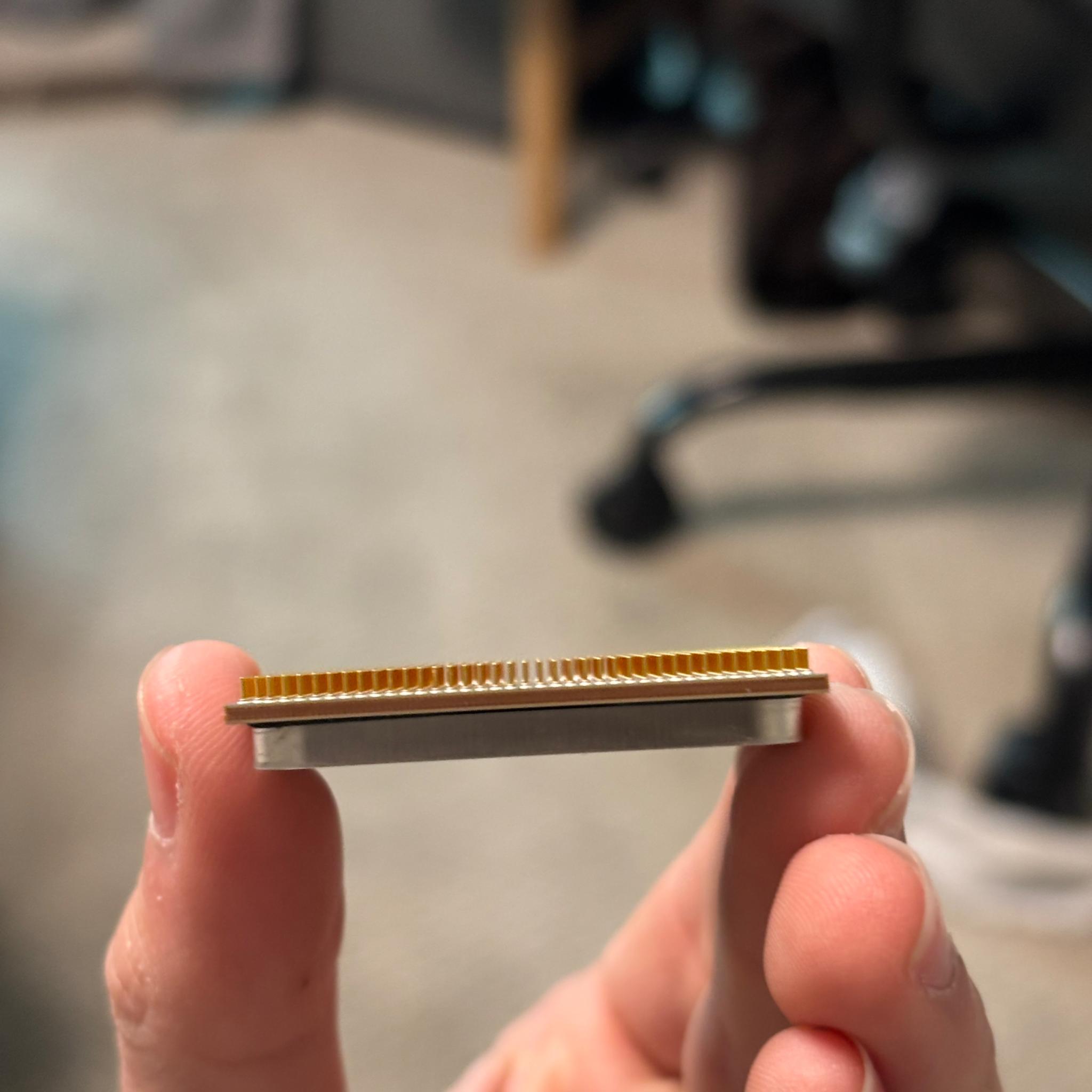 AMD RYZEN 5 5600 includes fan