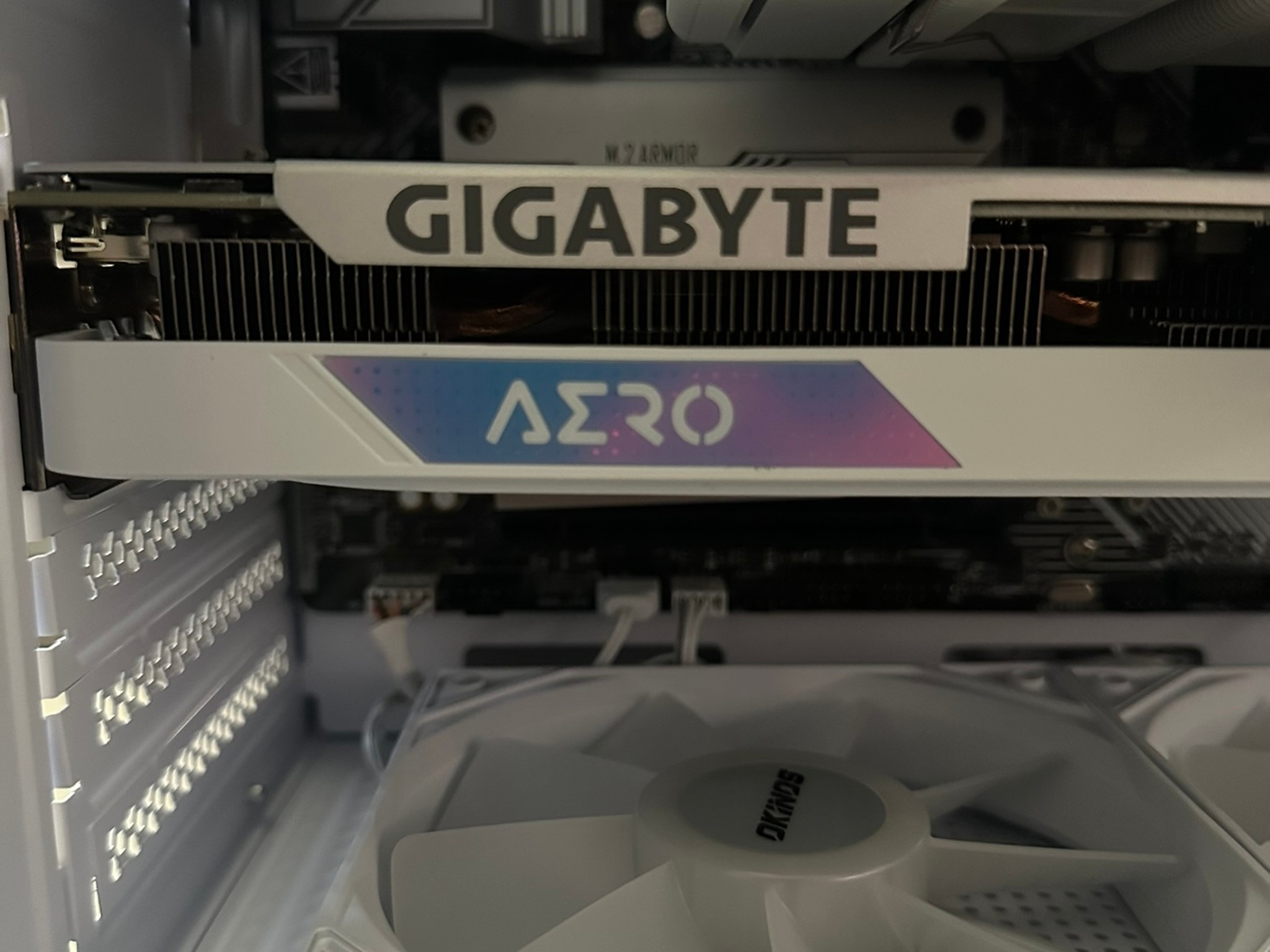 Ryzen 5 8400F / RTX 4060 / 512GB NVME / 16GB RAM