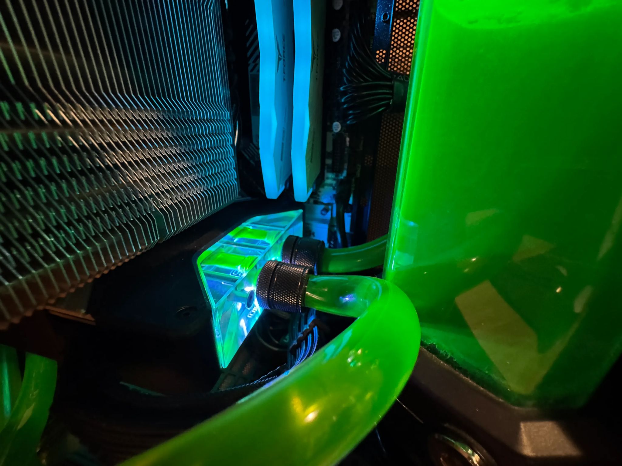 3090 FE mounted EKWB + FE Cooler (unused) + extra WB!