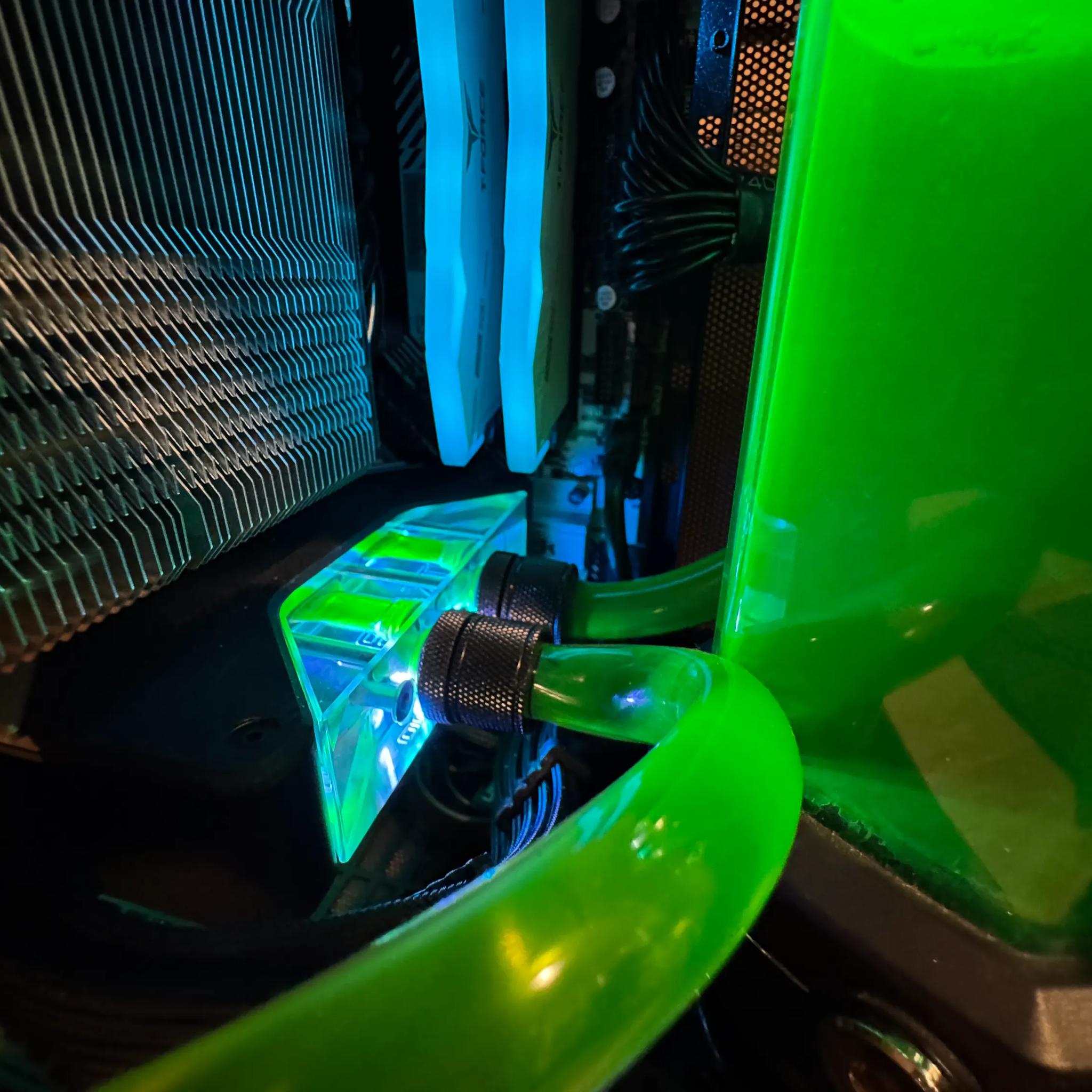 3090 FE mounted EKWB + FE Cooler (unused) + extra WB!