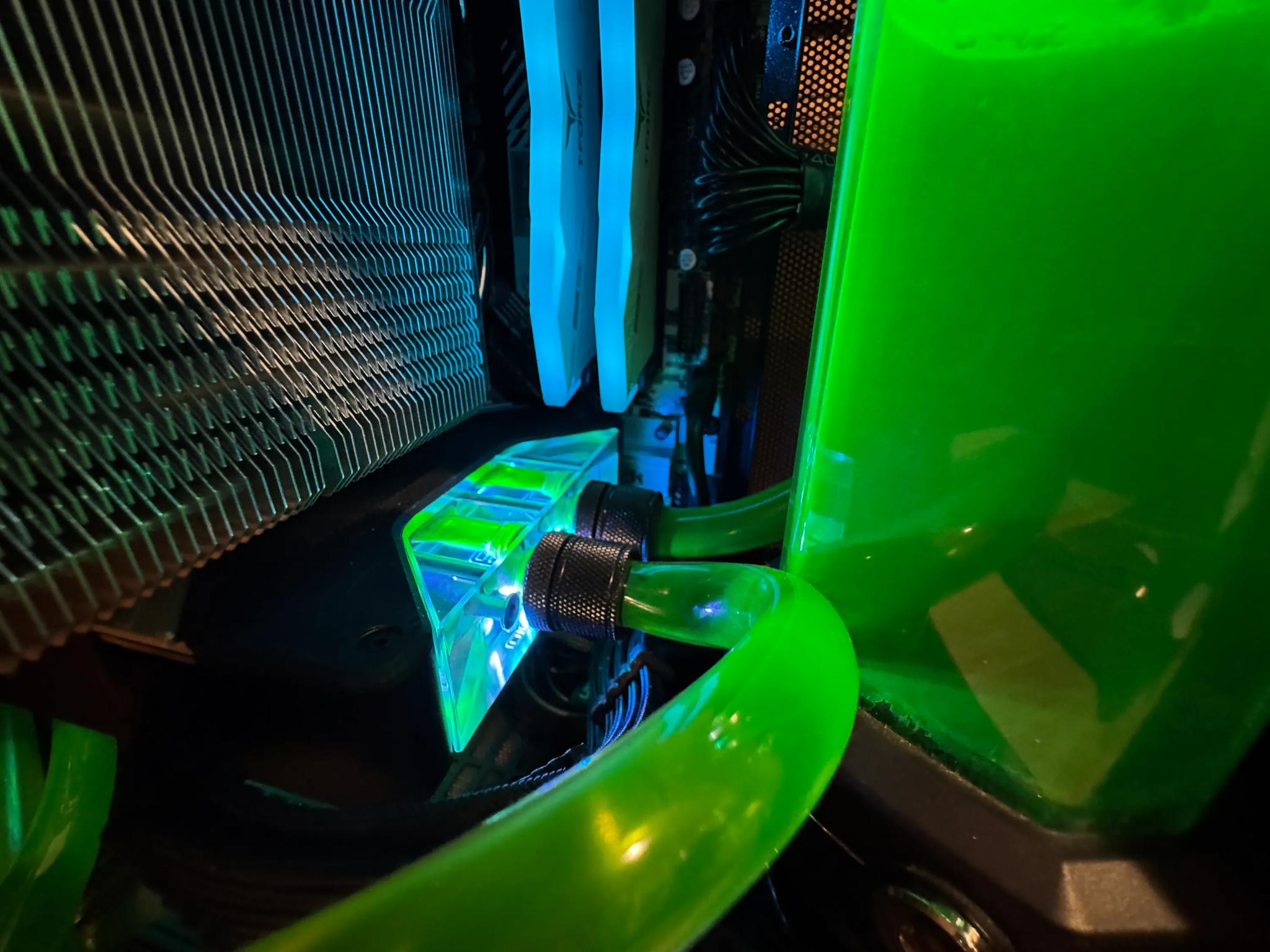 3090 FE mounted EKWB + FE Cooler (unused) + extra WB!