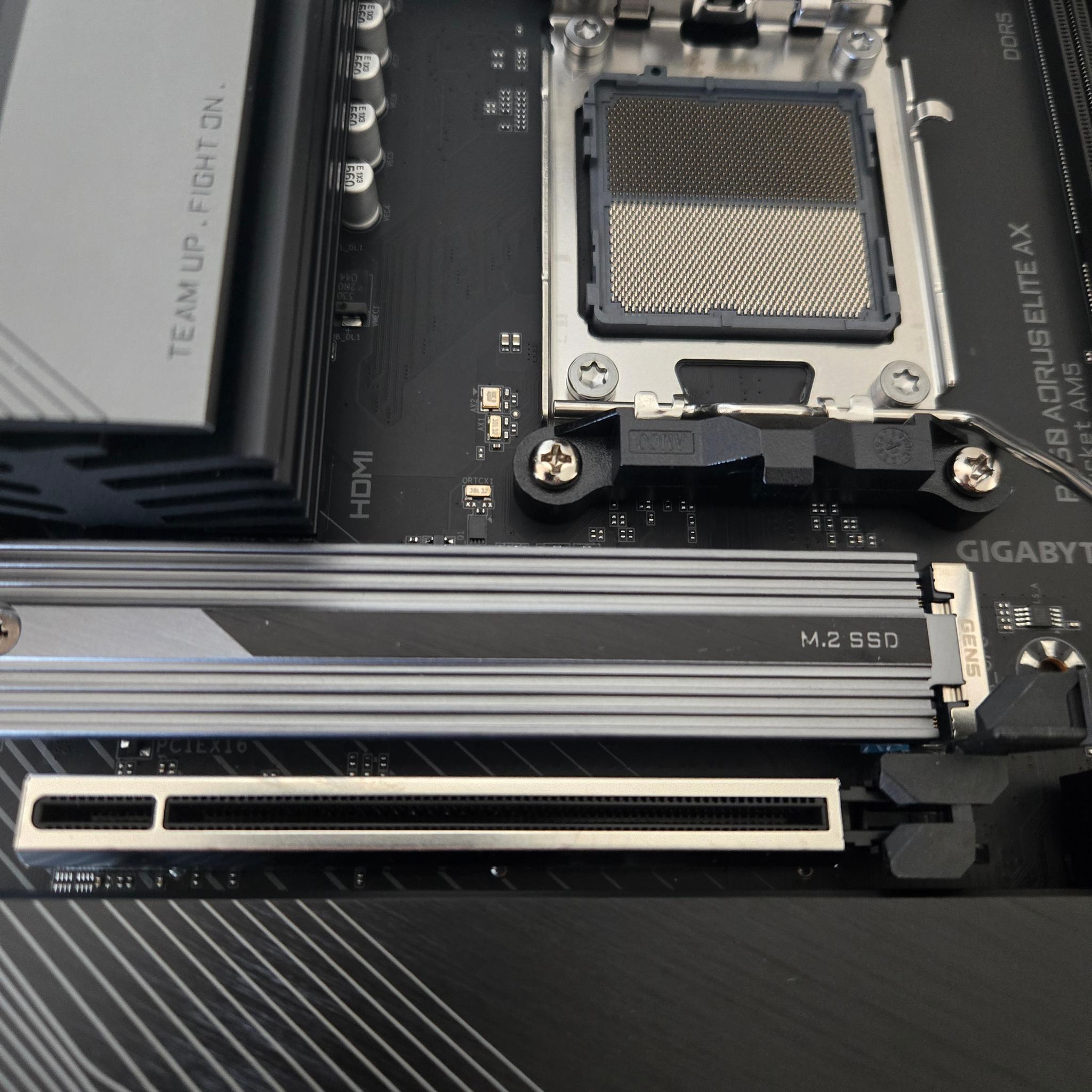 Gigabyte B650 Aorus Elite AX