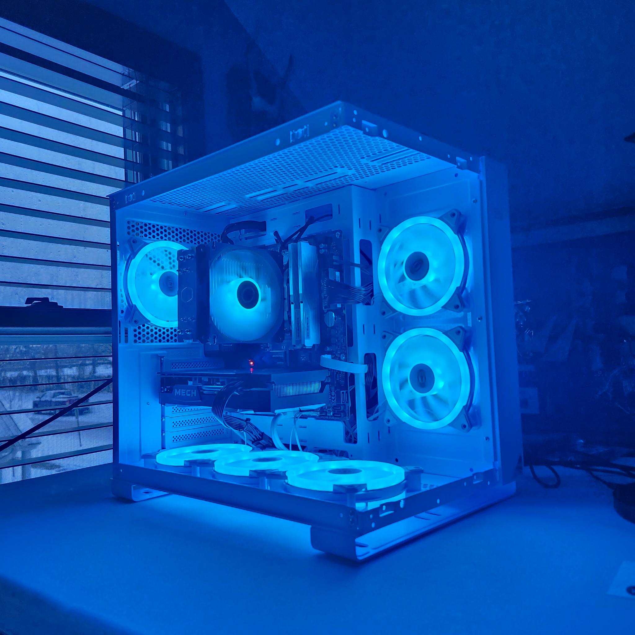 6600 | 4500 RGB White Gaming PC