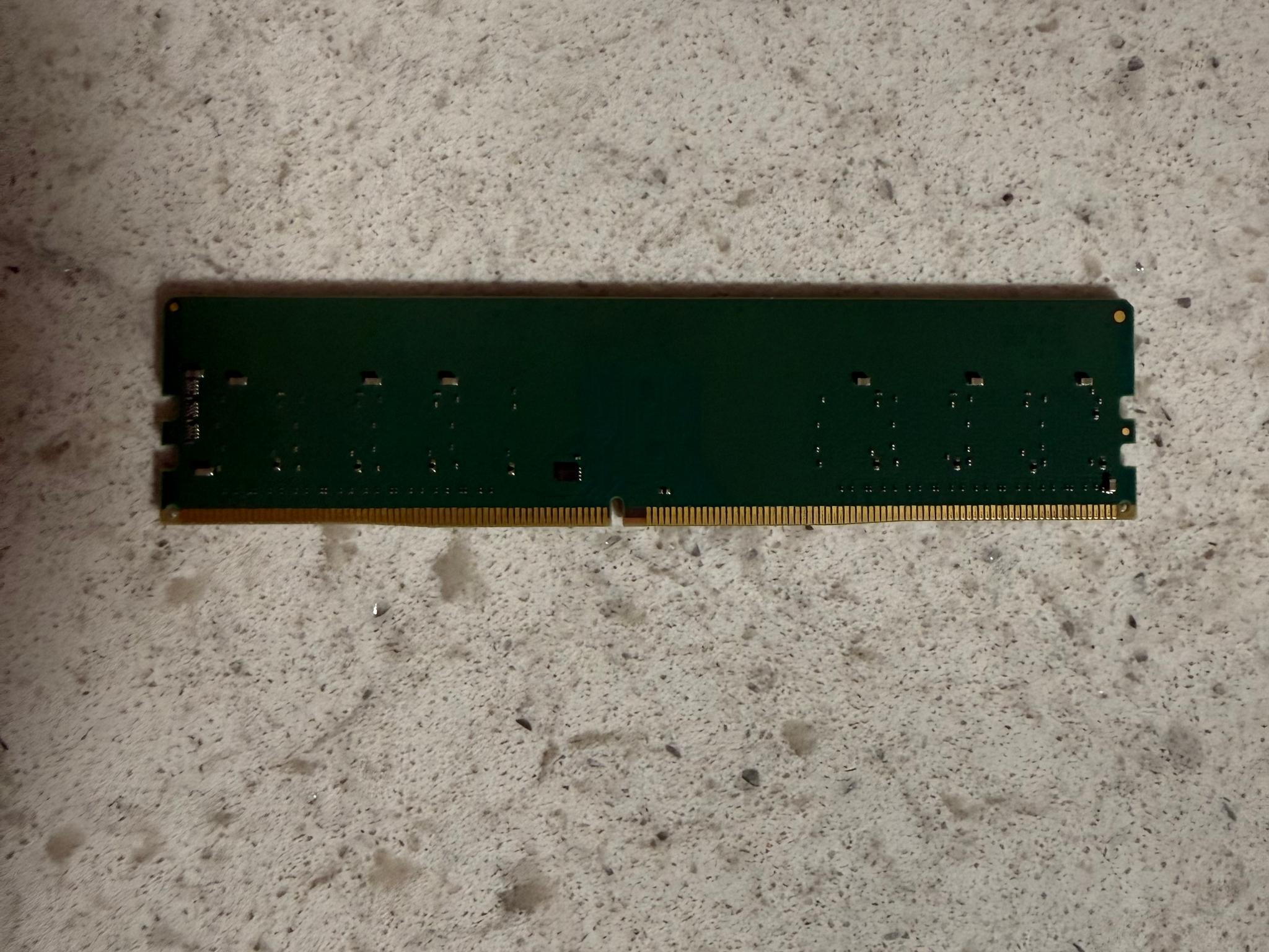 Crucial CT8G4DFS824A 8GB - Image 2
