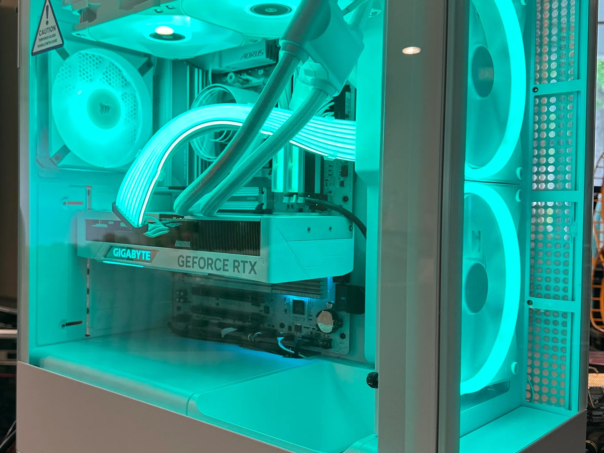 🧊White out🧊 4070 super, Ryzen 5 7600x, 32 Gb Ddr5 6000 MHz, 1 tb nvme ssd. PRICED TO SELL!