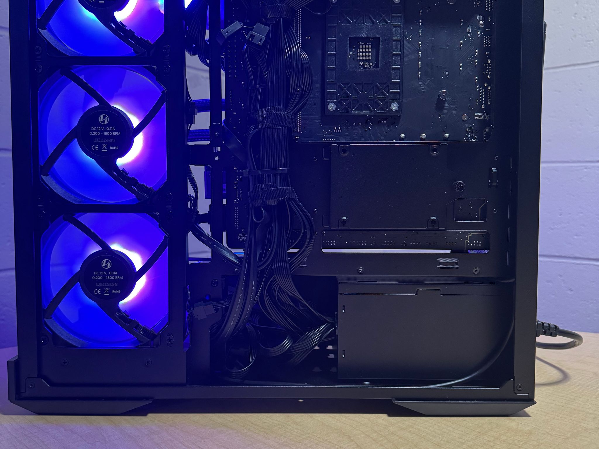 🚀 Gaming PC | RTX 2080 Ti 11GB | 32GB RAM | 1TB Samsung 980 Pro | WiFi/BT
