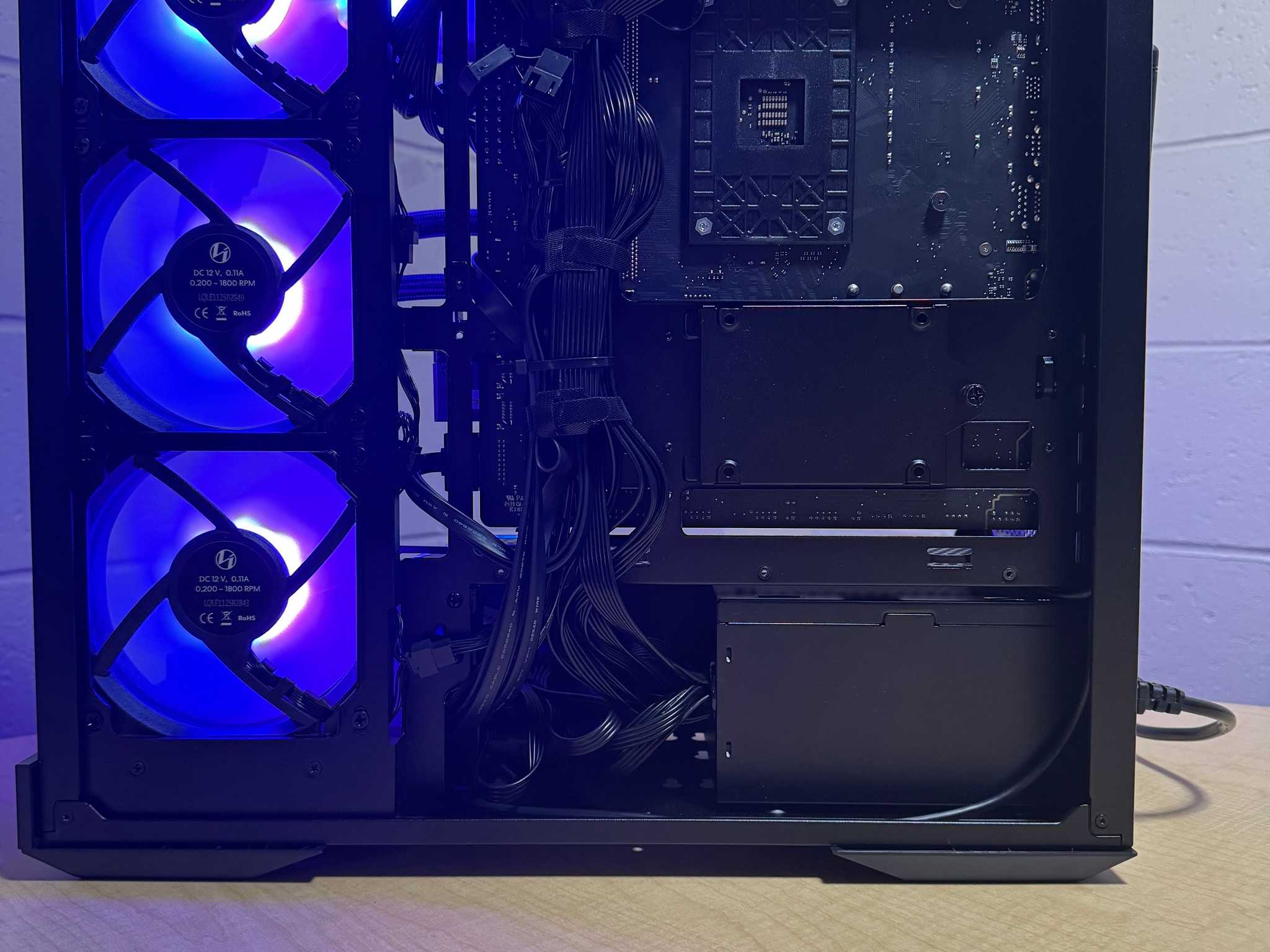 🚀 Gaming PC | RTX 2080 Ti 11GB | 32GB RAM | 1TB Samsung 980 Pro | WiFi/BT