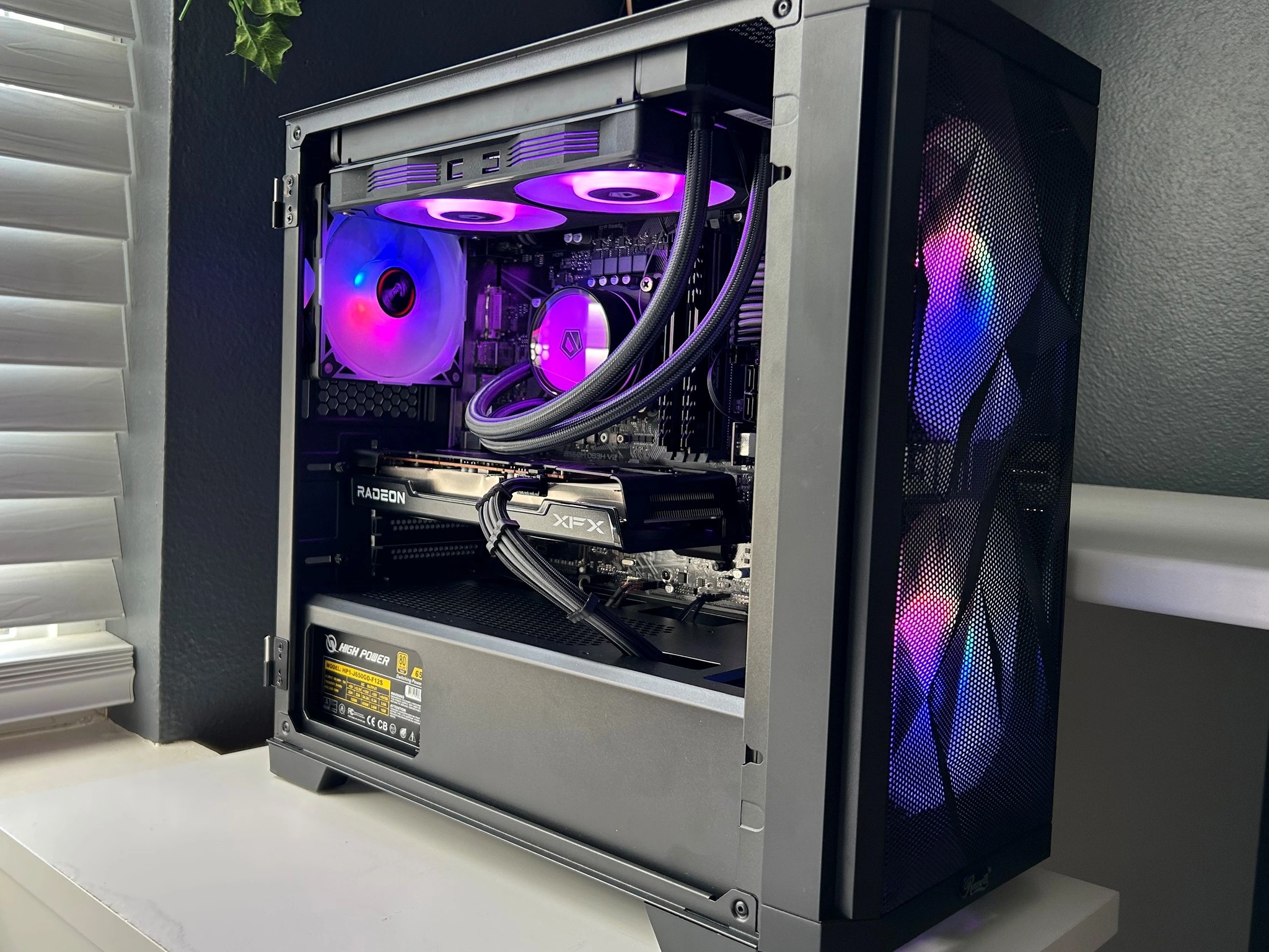 Compact RGB Gaming PC | RX 6600 // i5 10400f