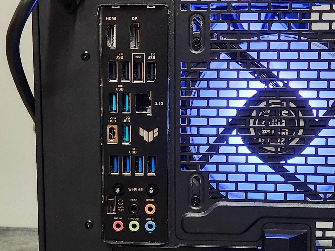 RX 9070 XT | Custom Gaming / Streaming Liquid Cooled PC | Ryzen 7 7800X3D | 2TB SSD | 32GB DDR5