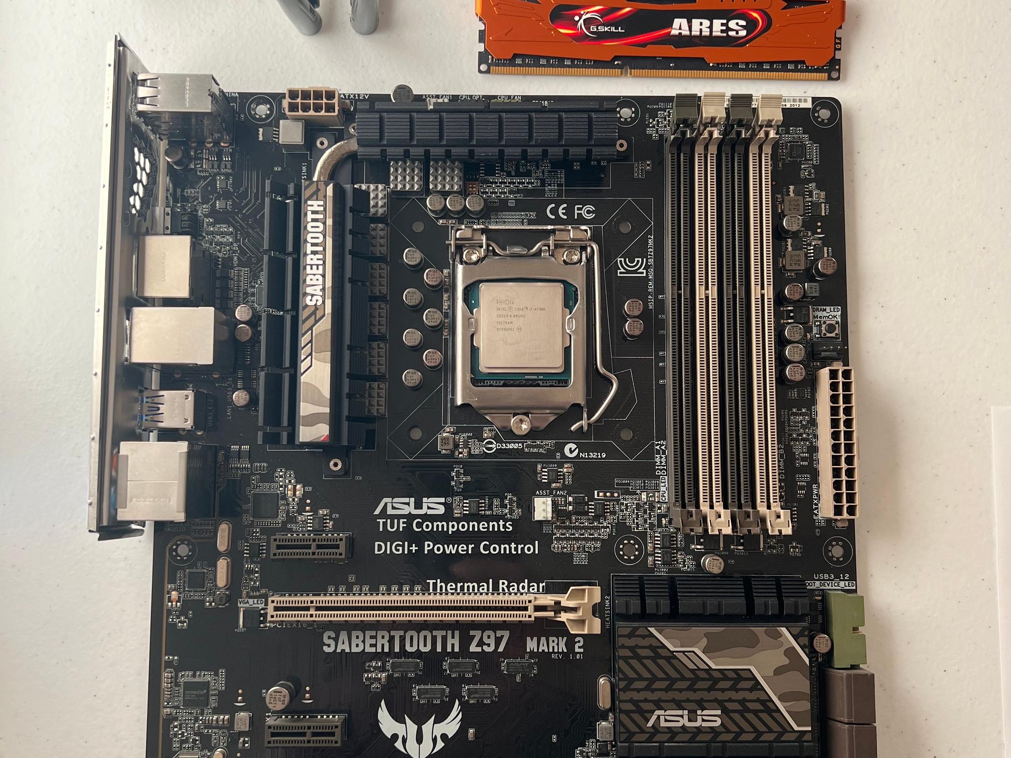 SABERTOOTH Z97 Mark 2 | i7-4790k| 4x4GB DRAM | PCI Express WIFI N Adapter