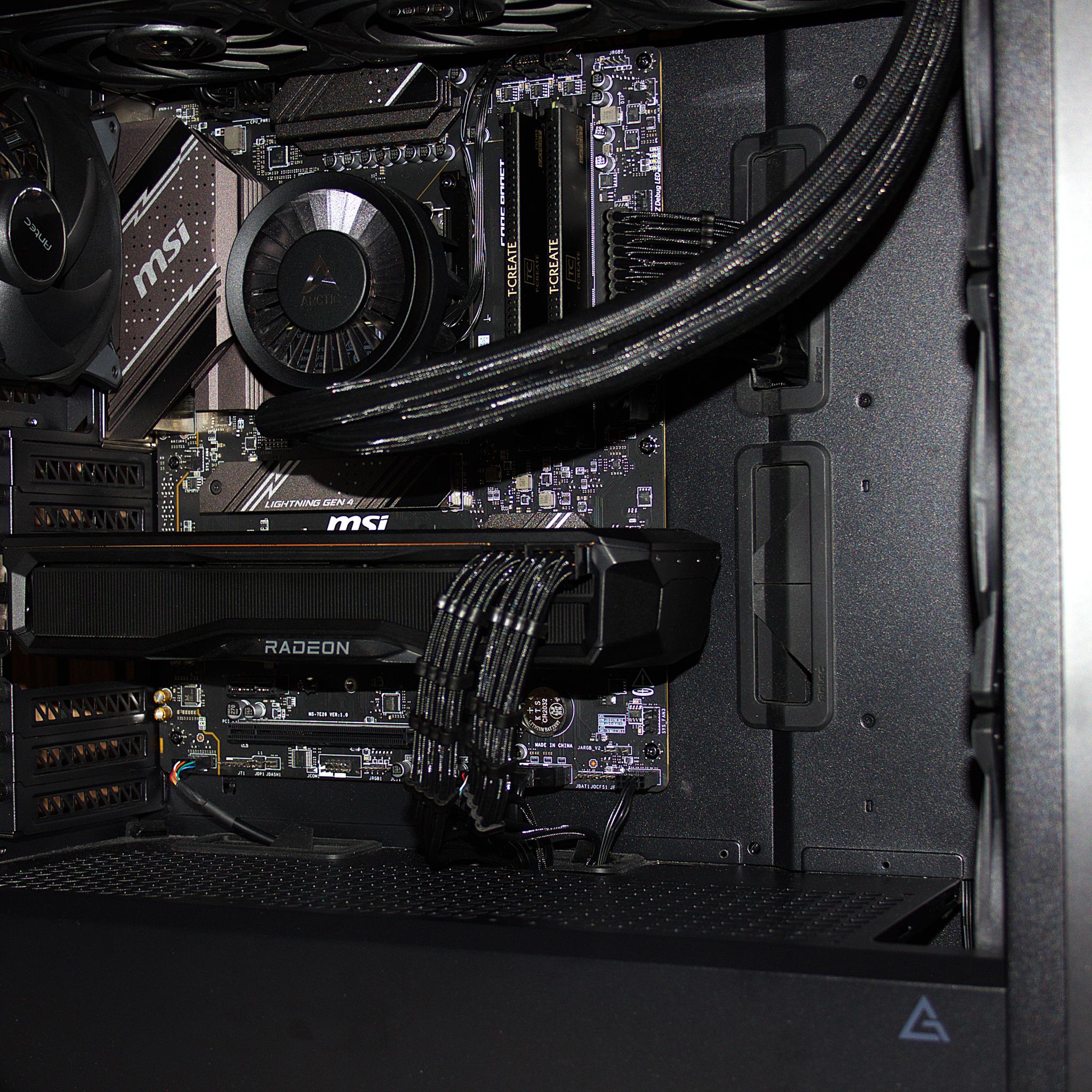 Stealth Machine V2 | Ryzen 7 7700 | 7900XT 20GB | 32GB DDR5 | Arctic Cooling| 850W | WIN11 | AM5