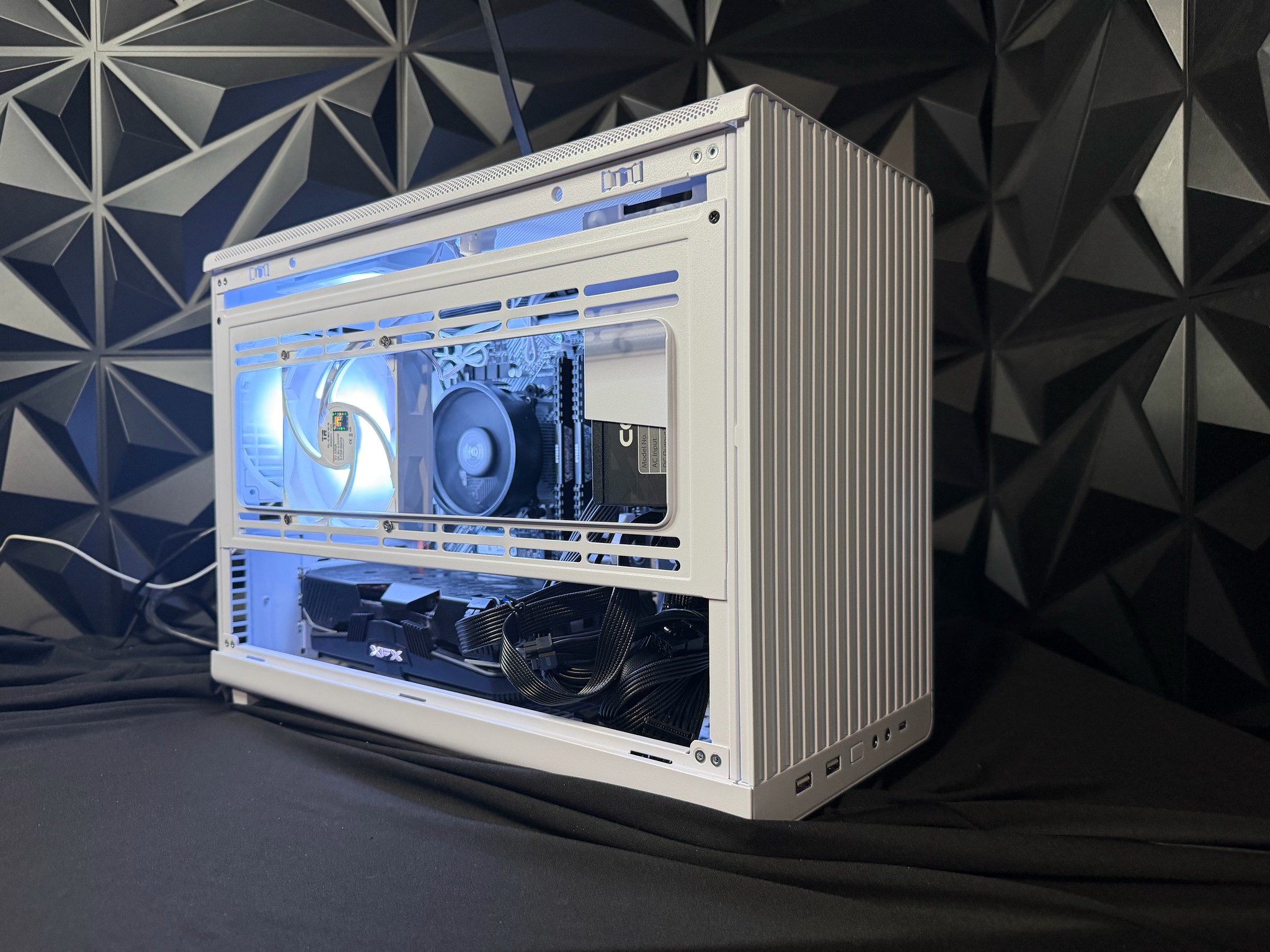 ❄️🧊 ICE BLOCK 5557 🧊❄️ Ryzen 5 5500| RX 5700XT| 16 GB DDR4| 1.5 TB SSD| 650W PSU
