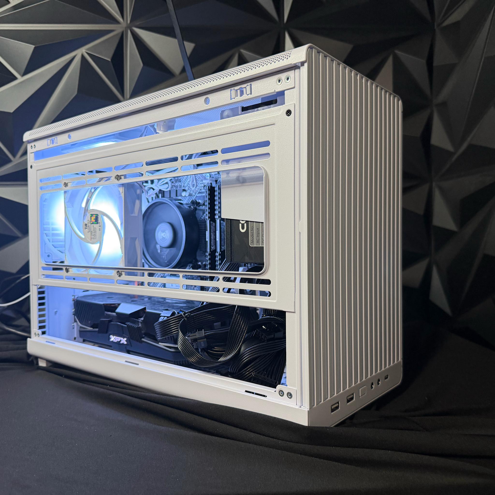 ❄️🧊 ICE BLOCK 5557 🧊❄️ Ryzen 5 5500| RX 5700XT| 16 GB DDR4| 1.5 TB SSD| 650W PSU