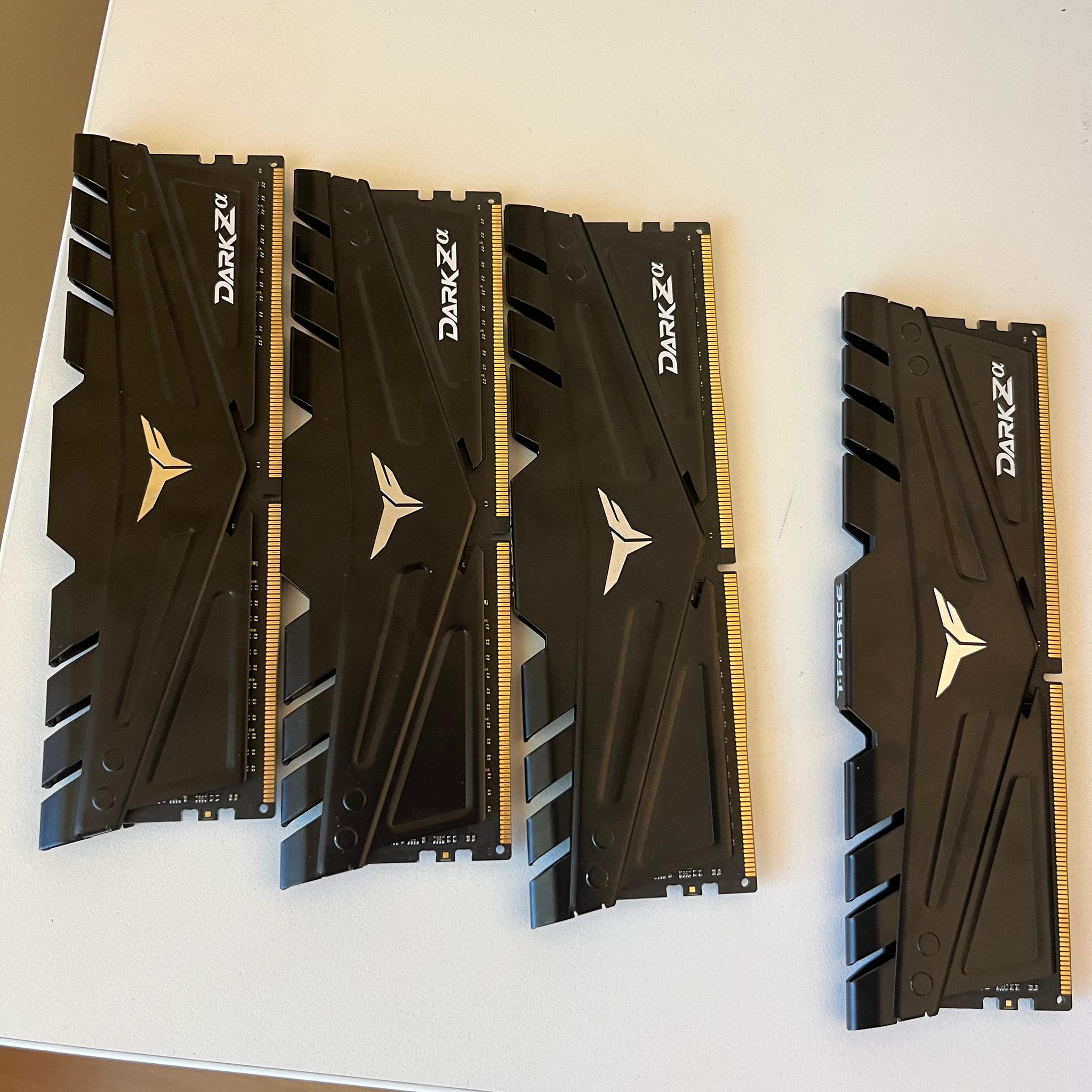 Used Teamgroup Dark ZA 32GB (4x8) DDR4 3600mhz
